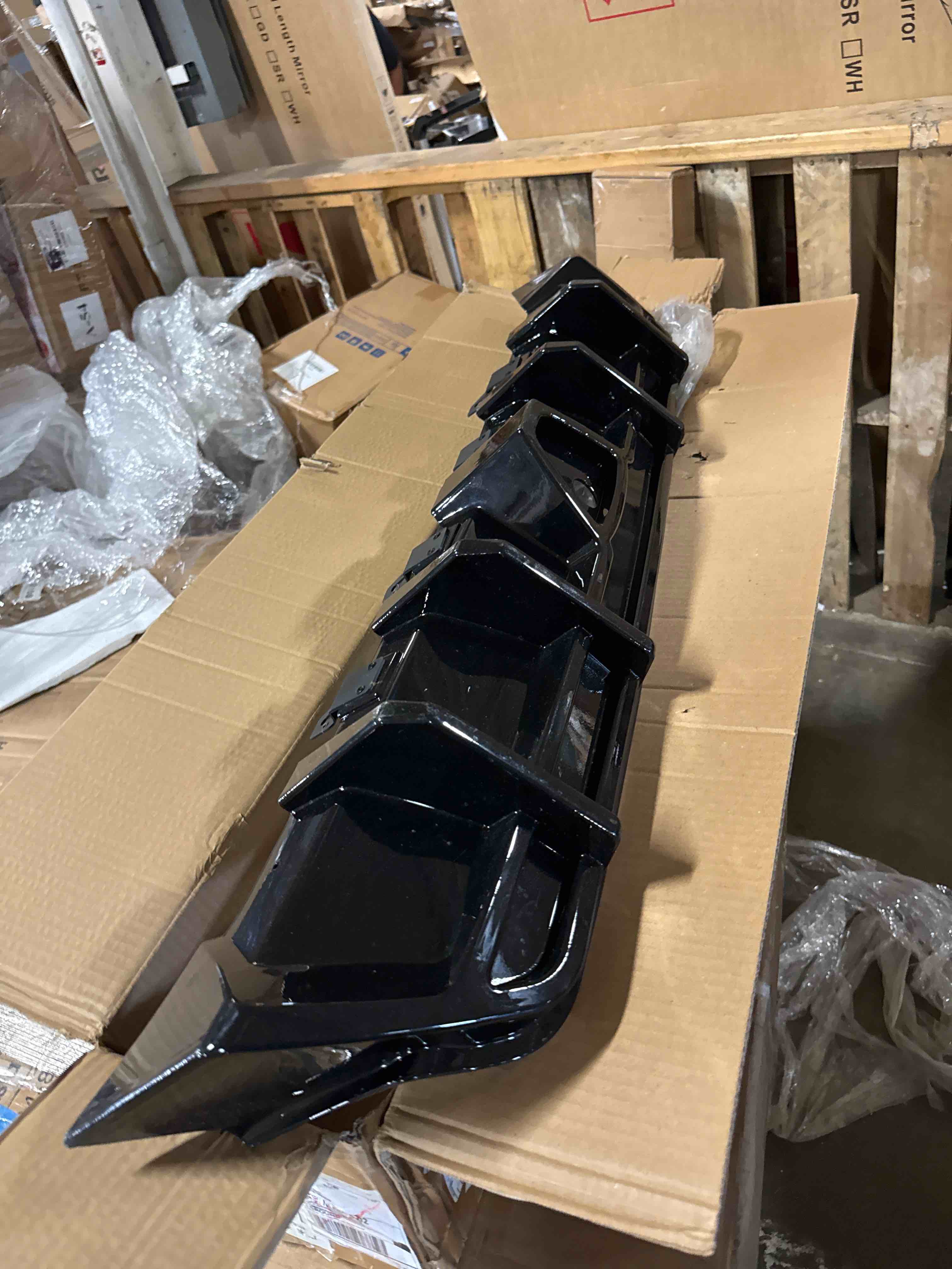 Condition photo showing As Is for gloss black maxton style car rear bumper diffuser splitter for seat leon fr st mk4 2020-2025 tuning side splitters bodykits(only rear valance)