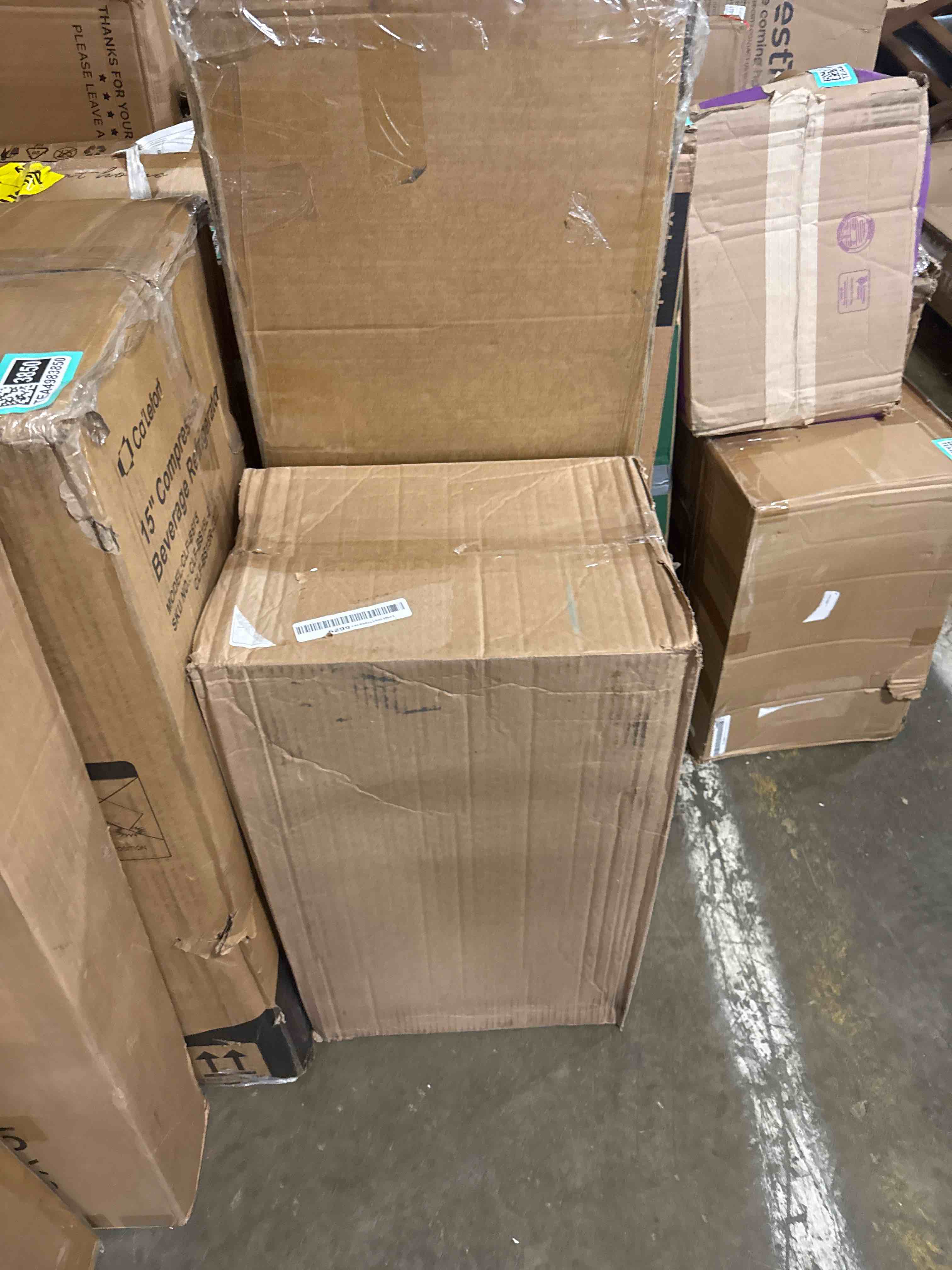 Condition photo showing New/Like New for new york xpress 32" softside large checked luggage lightweight expandable suitcase with spinner wheels,
