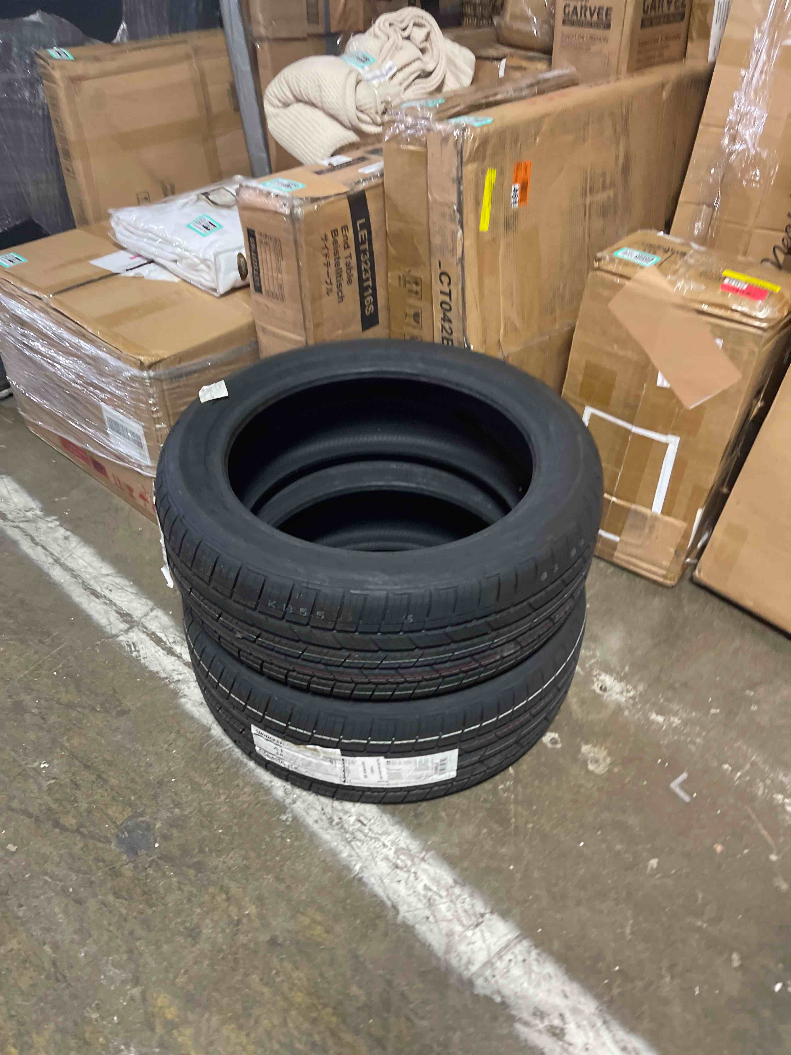 Condition photo showing New/Like New for alenza sport a/s  crossover & suv tires  in 235/50r20