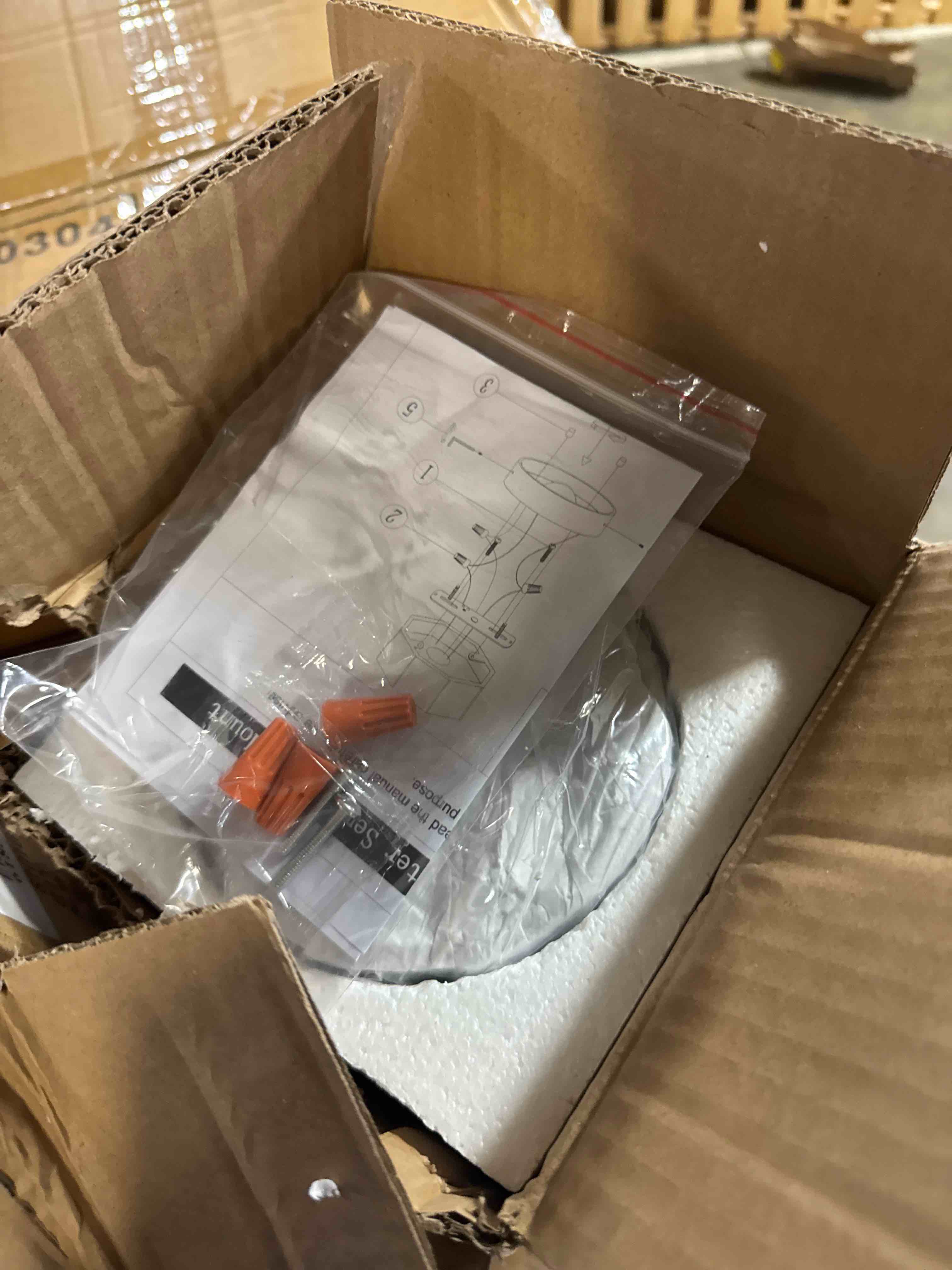 Condition photo showing New/Like New for canomo 5 1/8 inches ceiling lighting canopy kit single head pendant light plate cover with all mounting hardware for chandelier or pendant light (white) white 5.125 inch(1 pack)