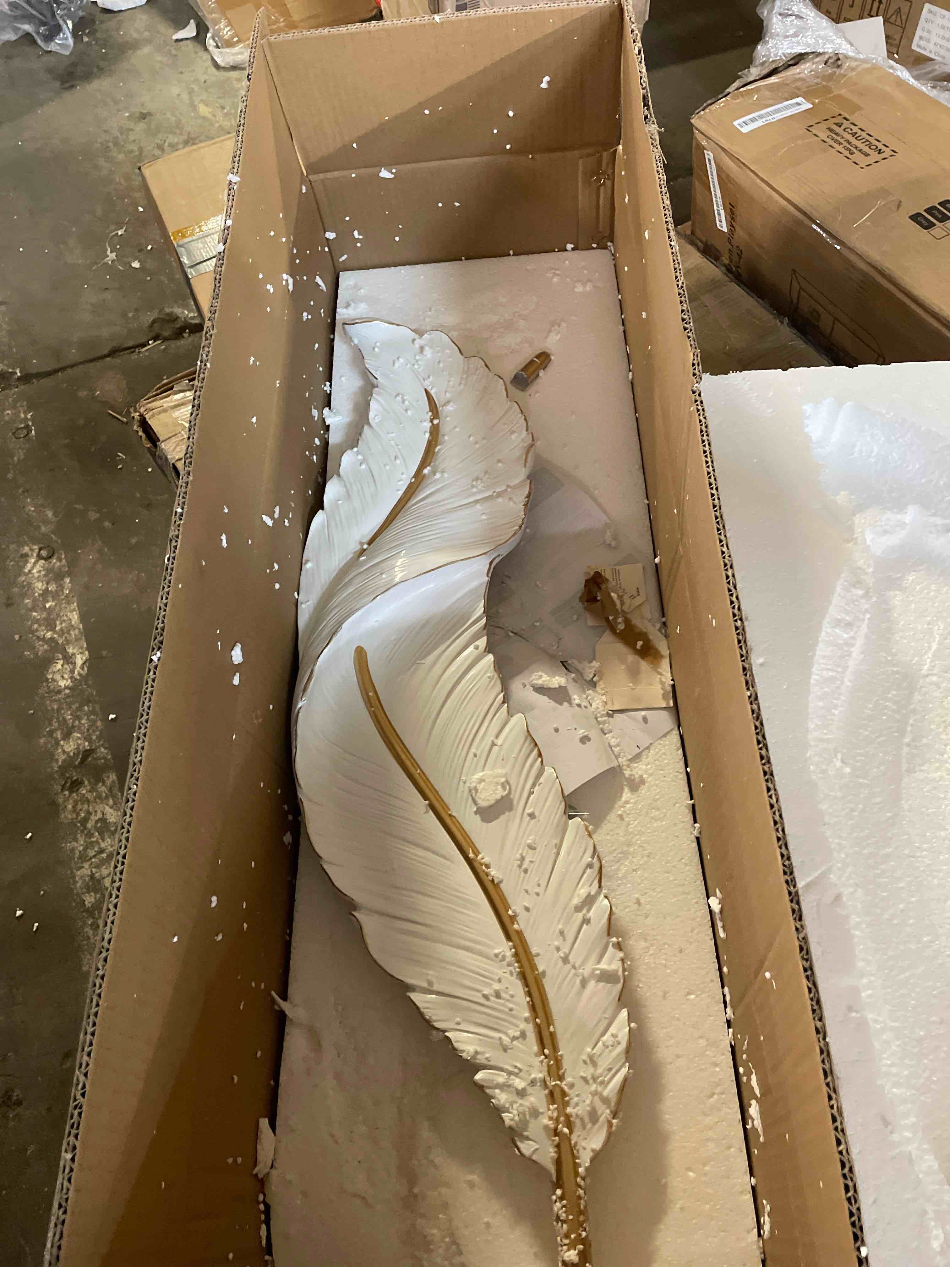 Condition photo showing New/Like New for djamel :creative wall sconce?white resin feather decorative wall light, led indoor living room wall mounted light fixture lamps for indoor living room bedroom hallway (l9.4*w2.7*h35.8”(l),)