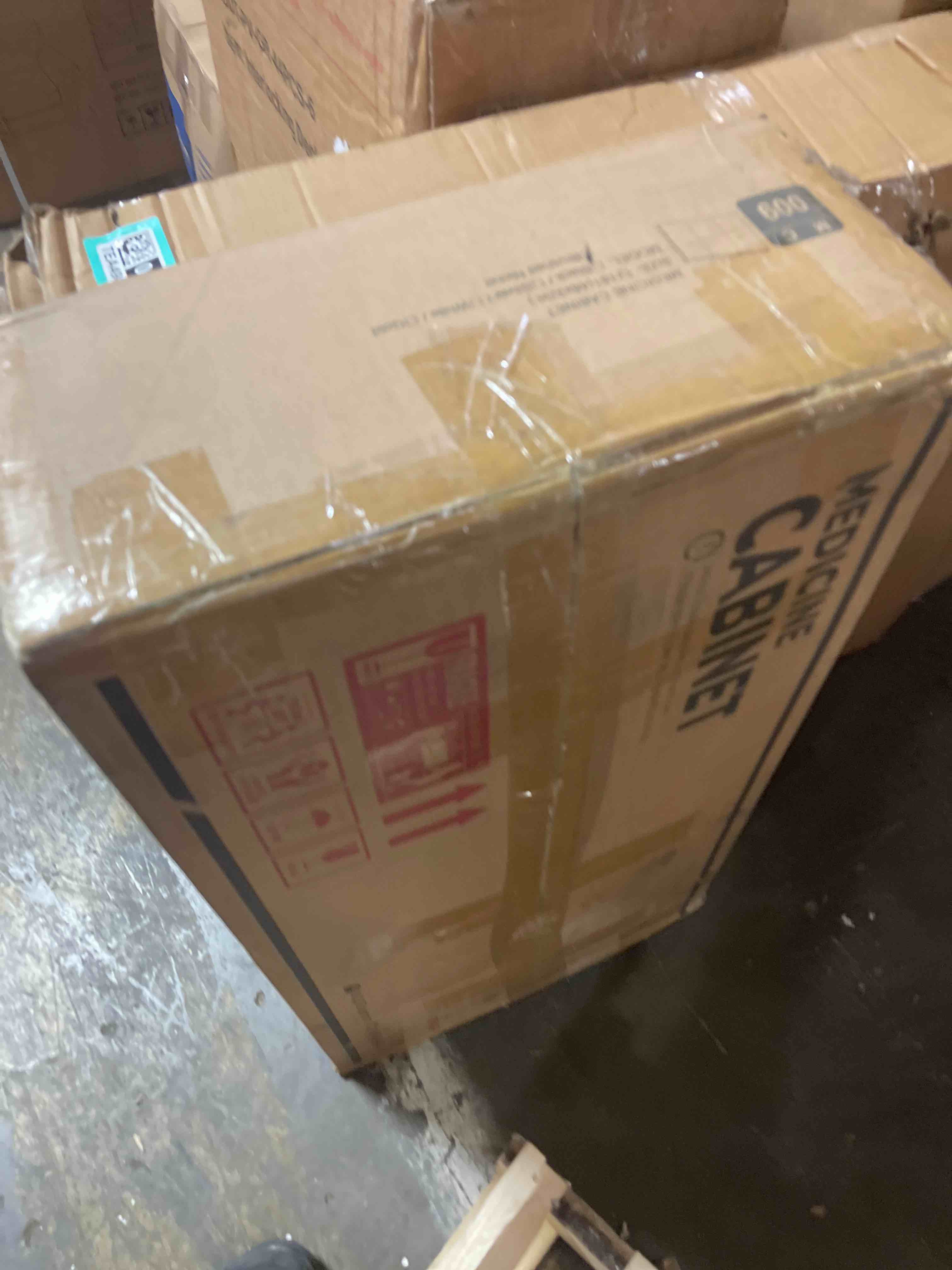 Condition photo showing New/Like New for 30" x 28-1/4" horizon three door medicine cabinet