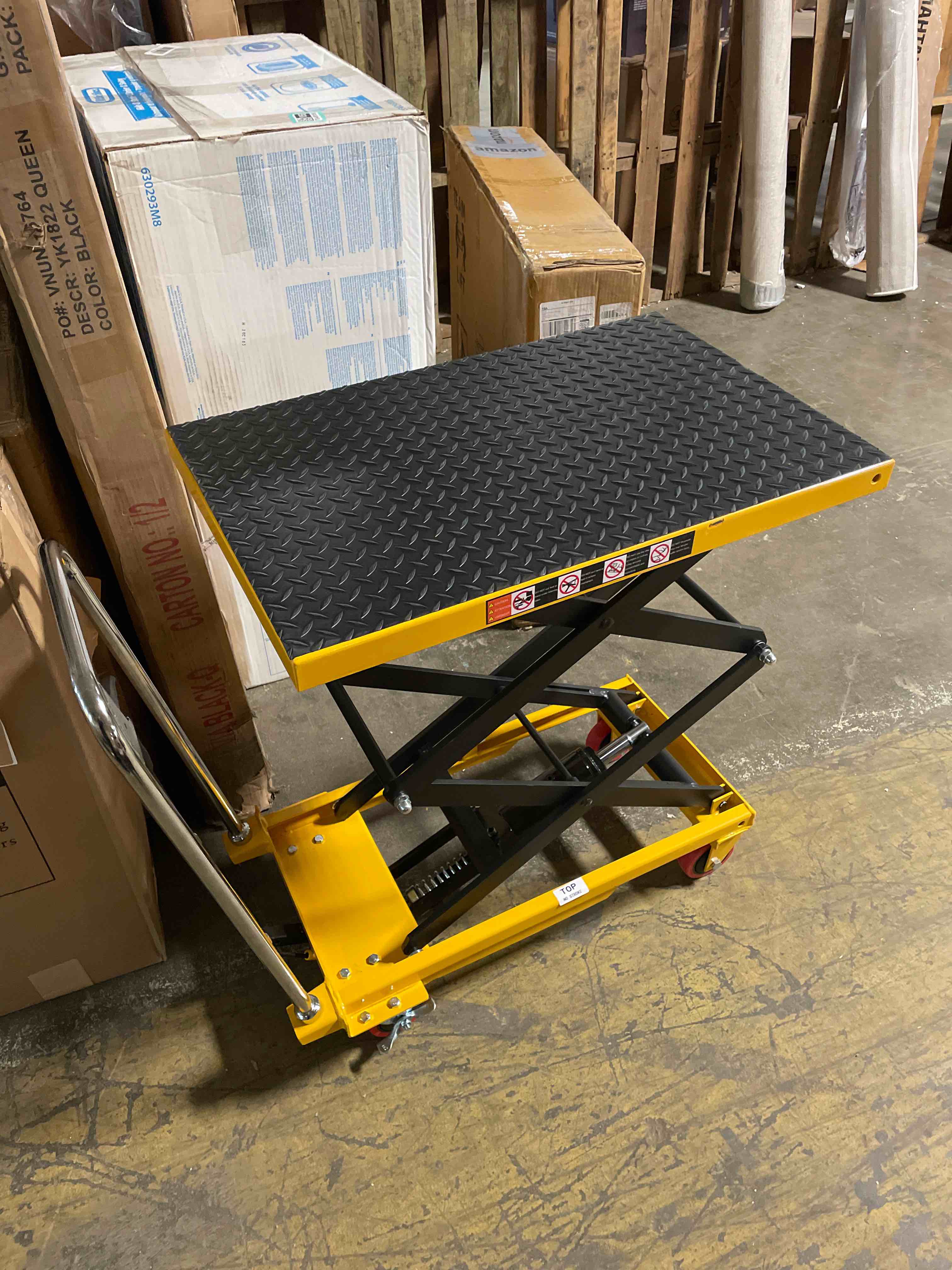 Condition photo showing New/Like New for double scissor hydraulic lift table cart with foldable handle, 330 lbs capacity, 11"–50" lifting range manual hydraulic lift cart with anti-slip platform & 4 wheels for material handling