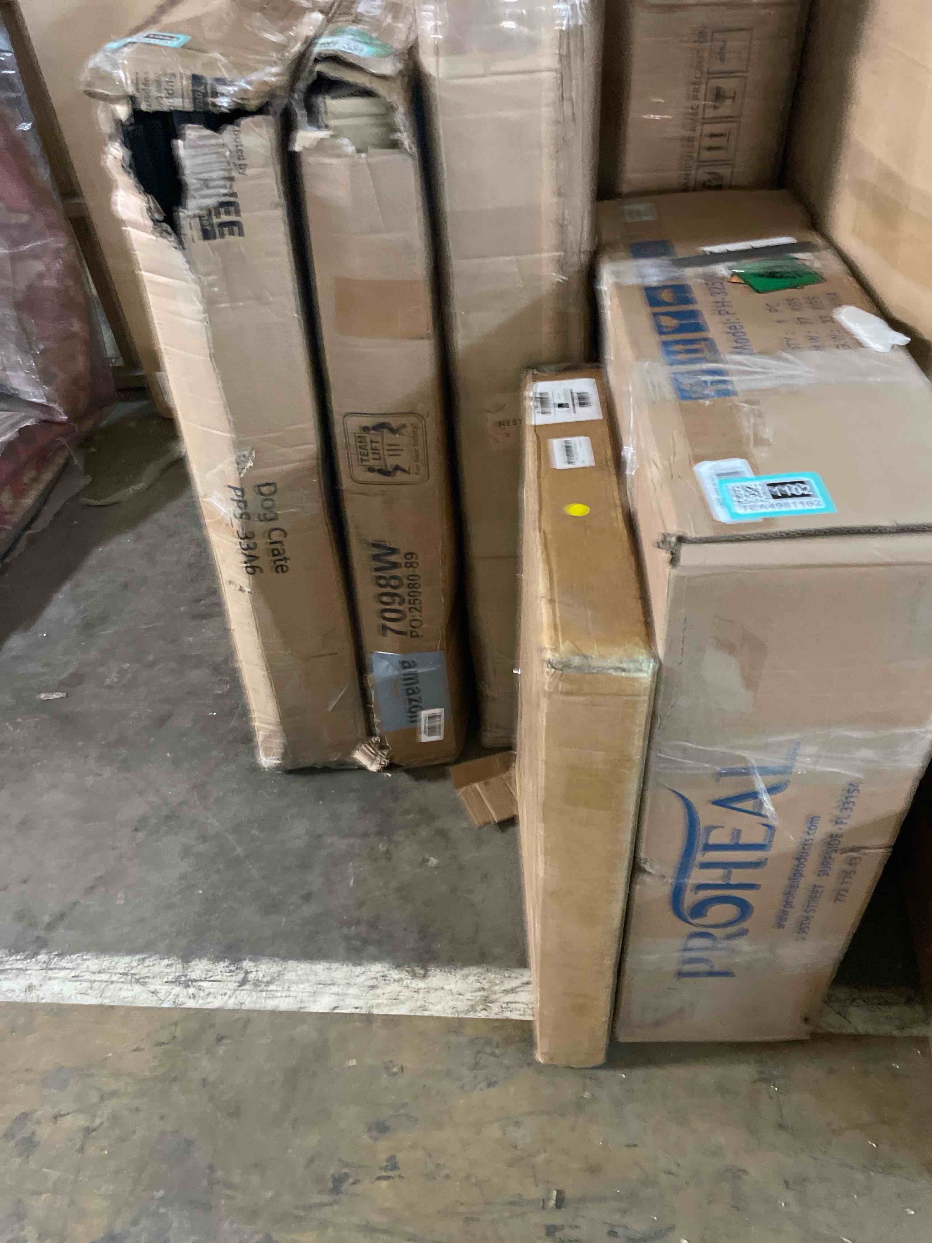 Condition photo showing New/Like New for garvee engine hoist,2 ton 4000lbs folding hydraulic car engine motor crane lifter 