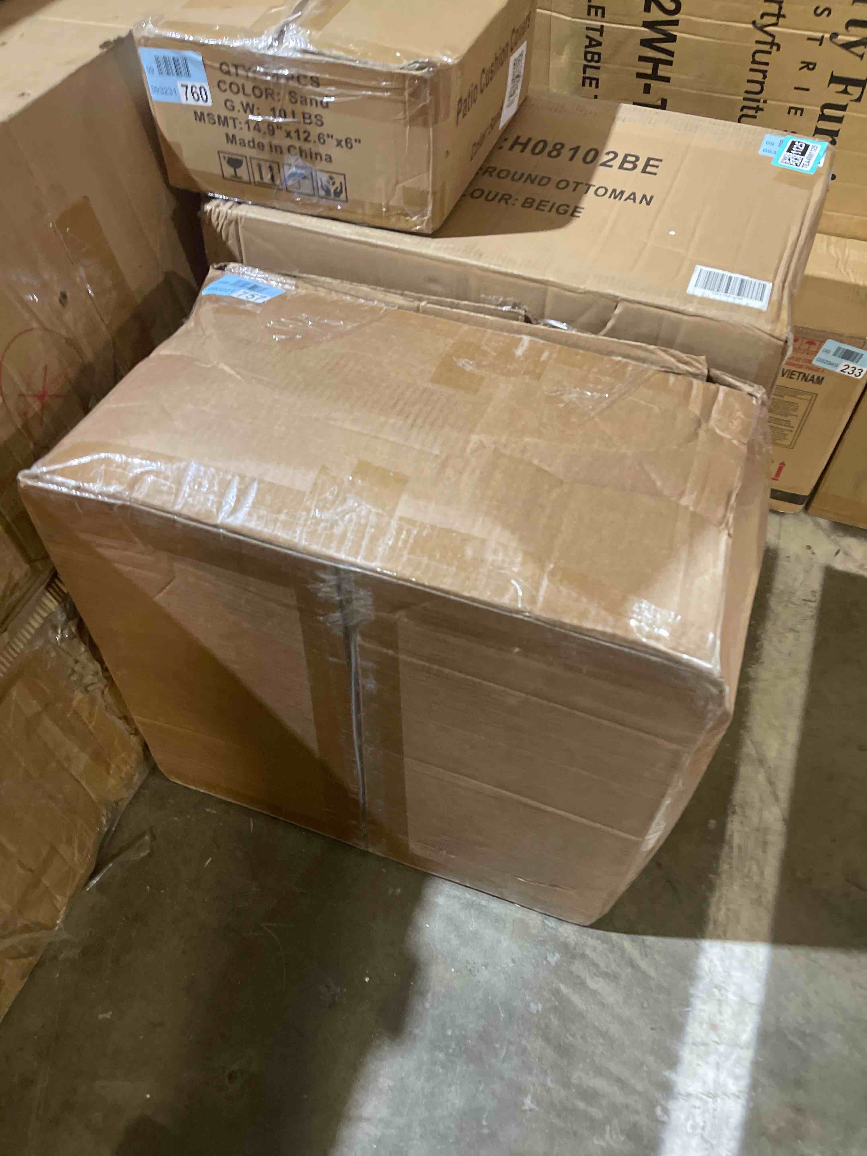 Condition photo showing New/Like New for steve silver furniture tournament arm chair w/casters, dining chair with casters, upholstered w/nailhead trim, for living room, dining room, vegan leather, 25" w x 25" d x 31" h, brown