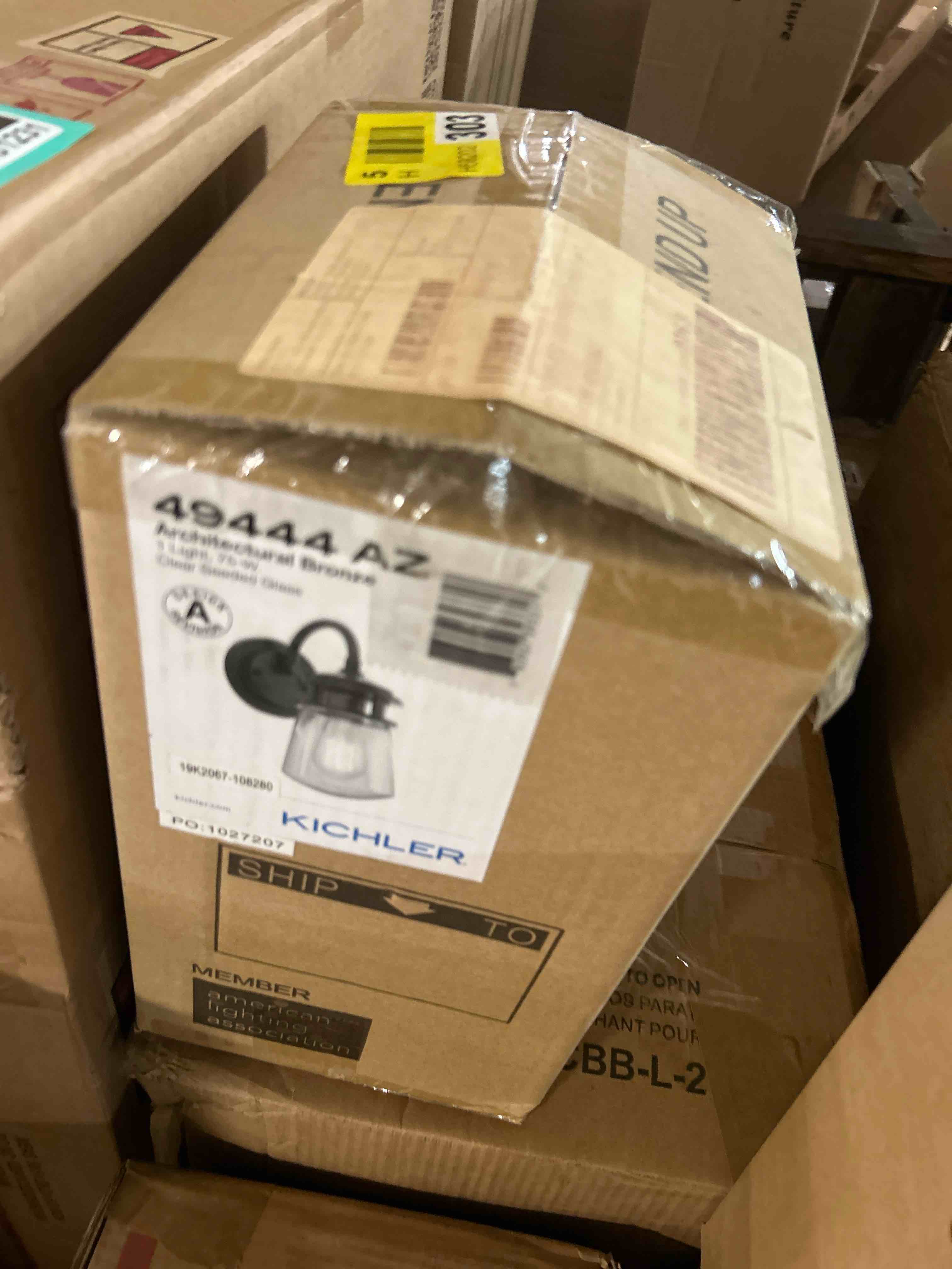 Condition photo showing New/Like New for kichler lighting lyndon outdoor wall light