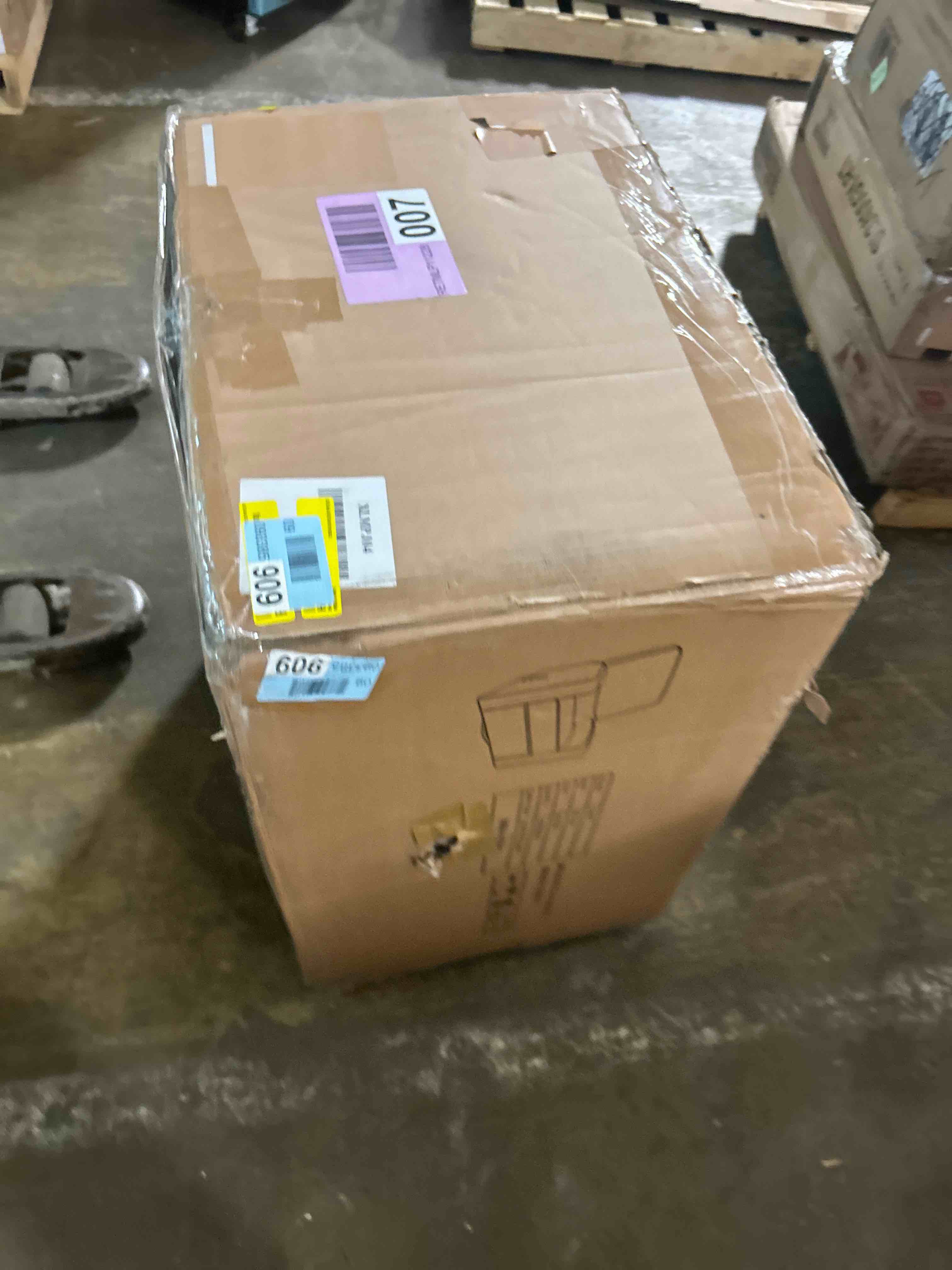 https://s3.amazonaws.com/lotting-images-prod/phillipi/TEA4981253_1776714753124.jpeg