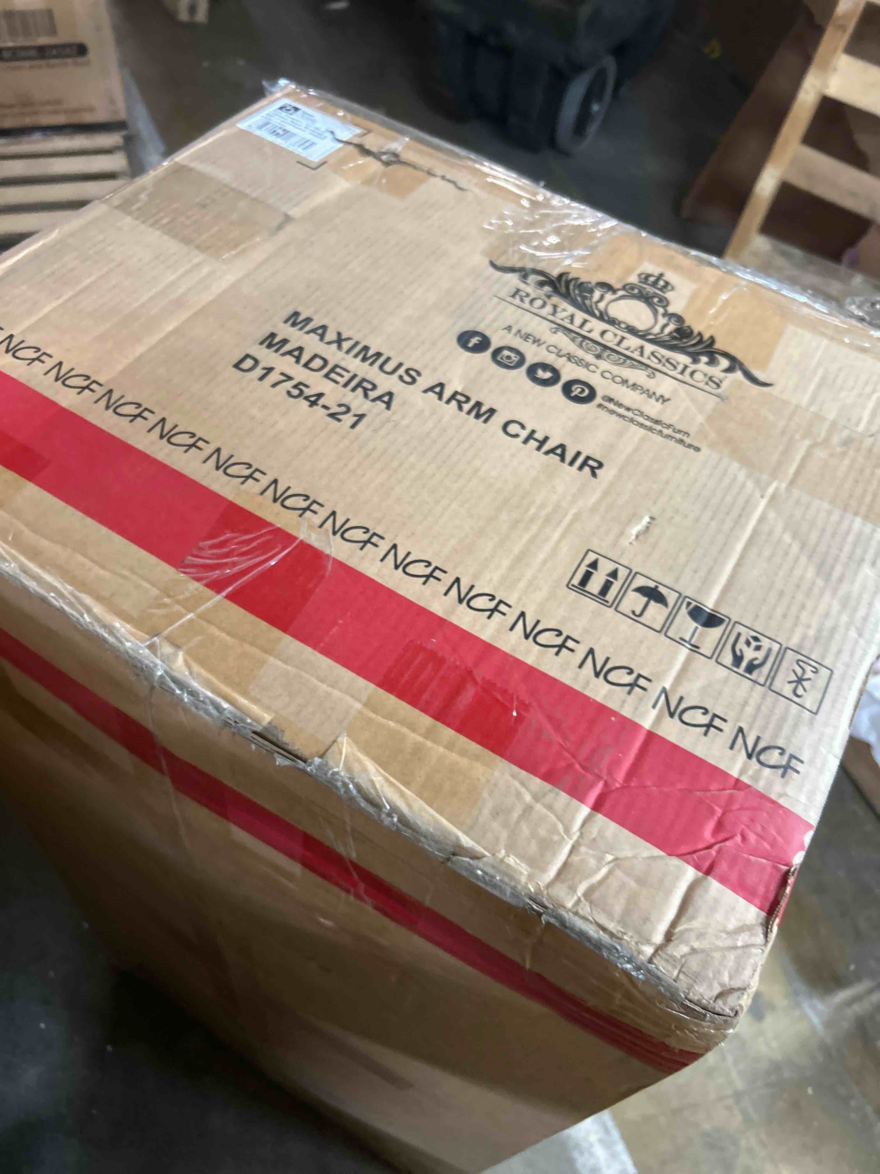 Condition photo showing New/Like New for maximus arm chair  madeira