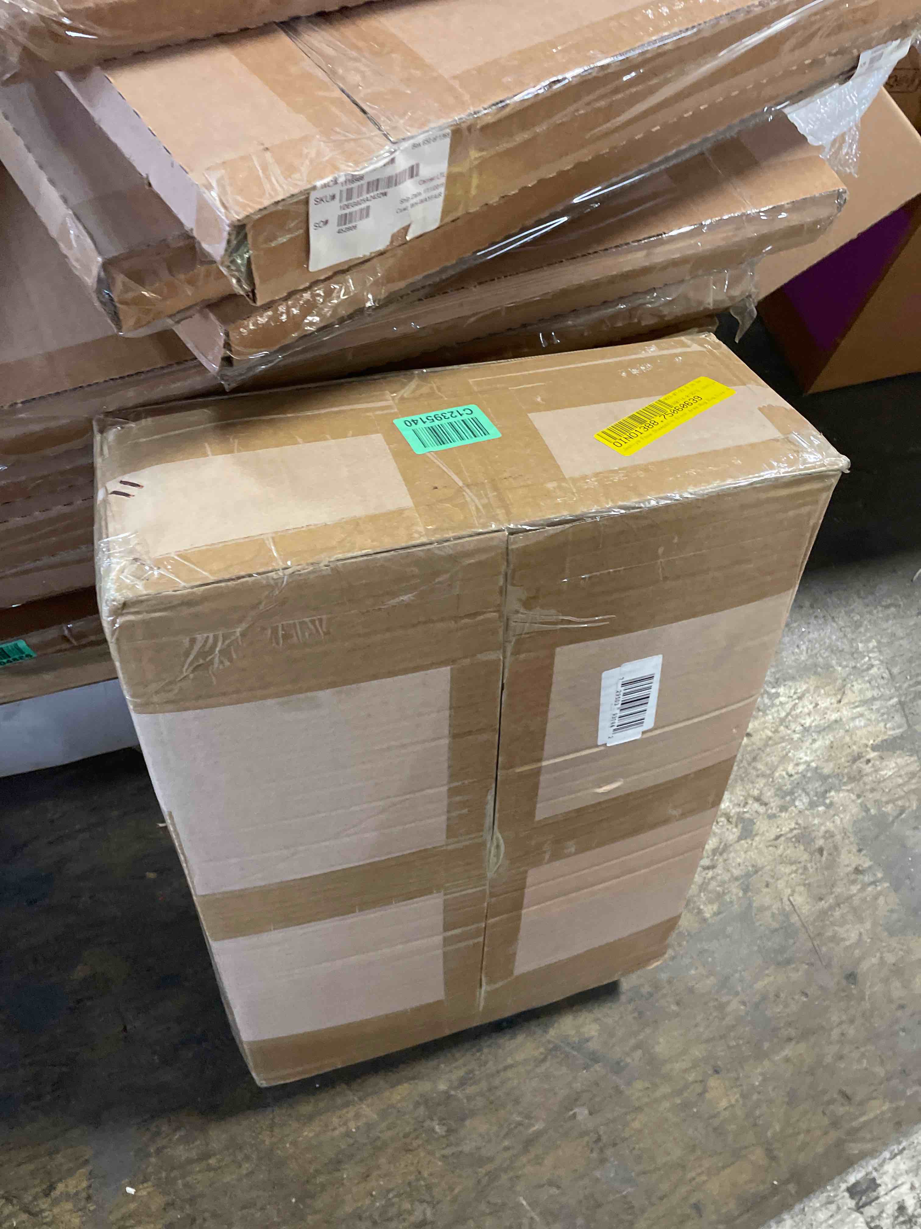 Condition photo showing New/Like New for jashiya faux sheepskin black area rug rug size: r