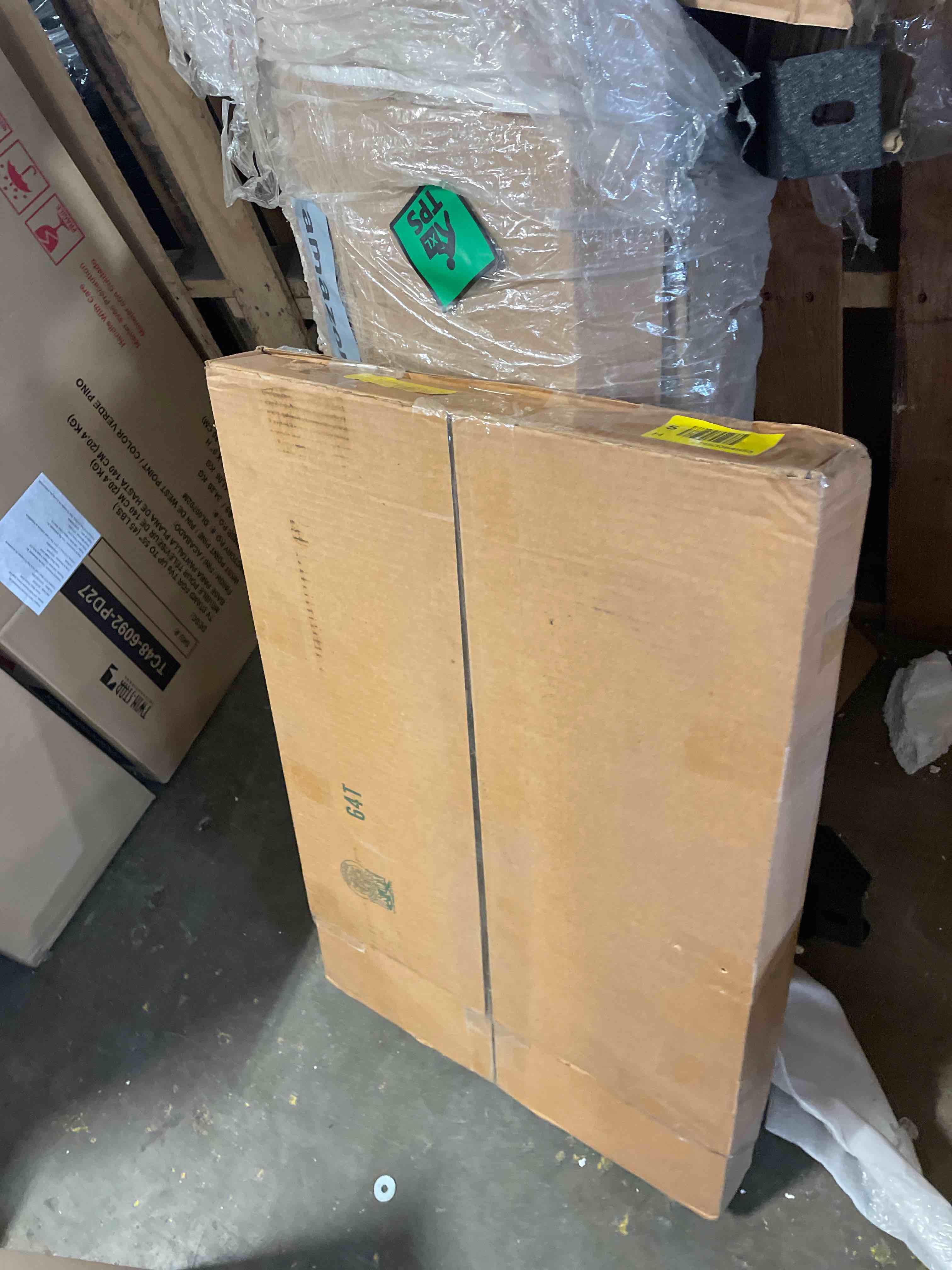 Condition photo showing New/Like New for my hideaway canvas print, oliver gal size: 20"