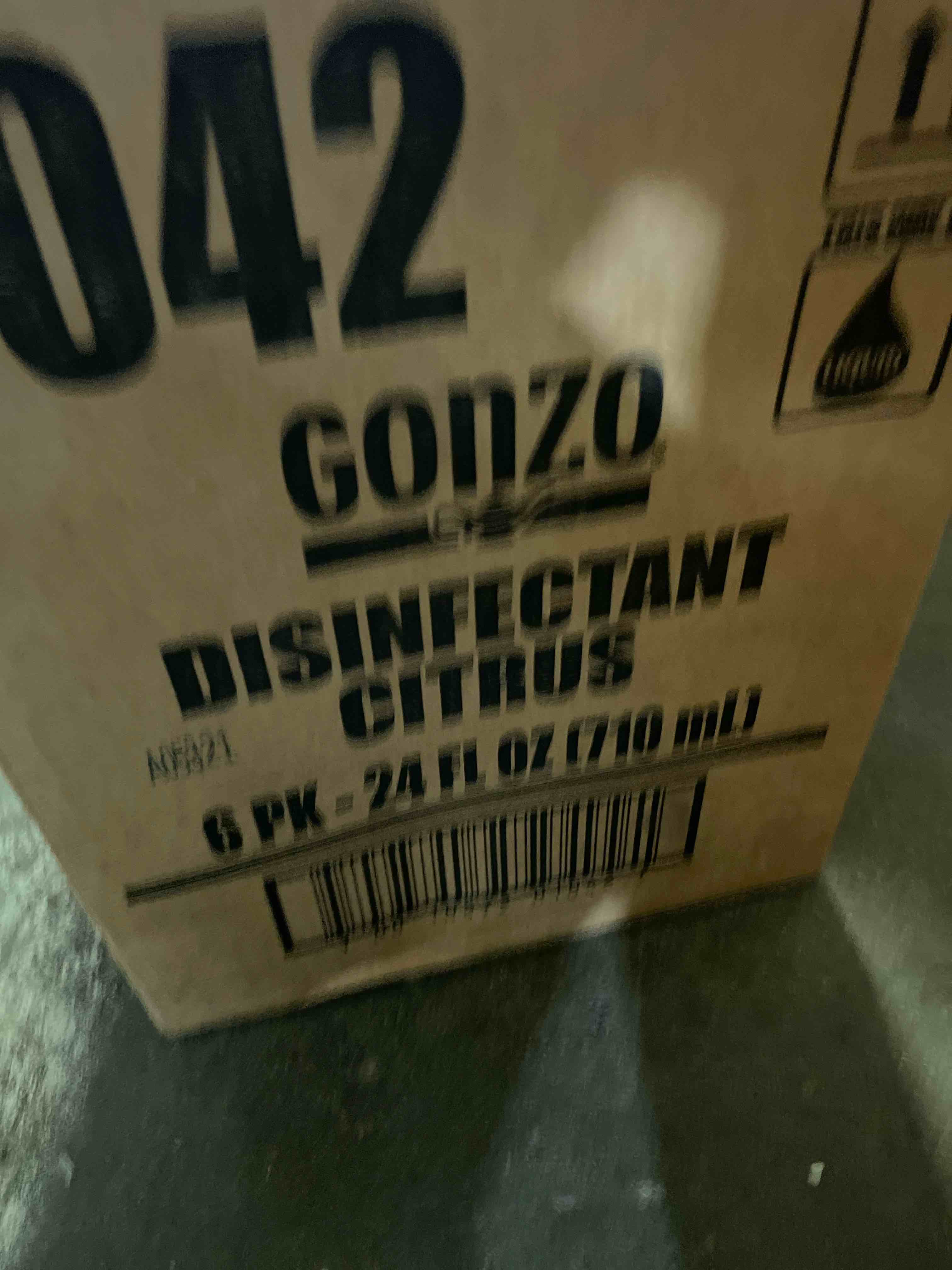 Condition photo showing New/Like New for weiman gonzo desinfectant citrus 24fl + free microfiber cleaning cloth (6 pack) 