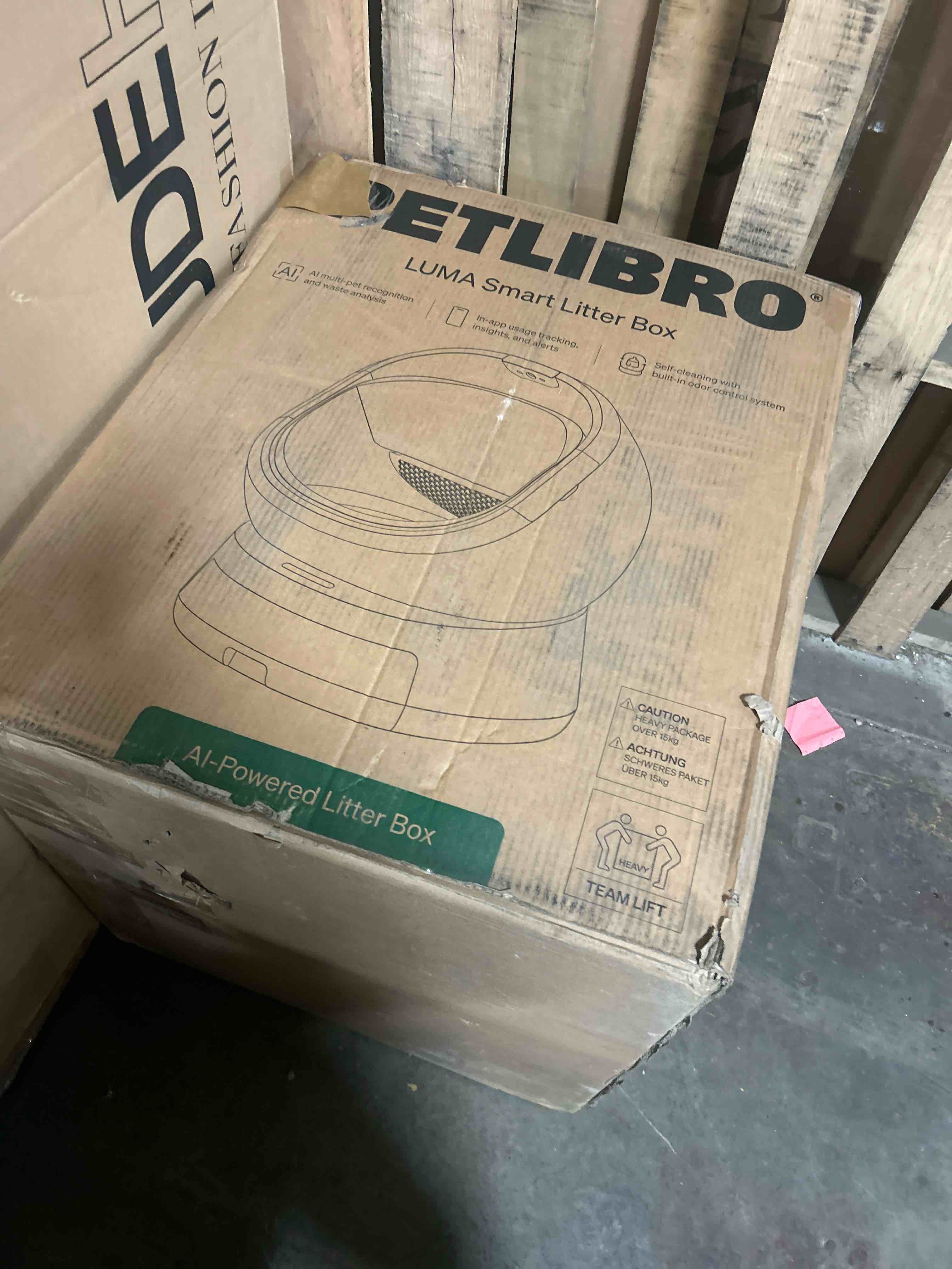 Condition photo showing New/Like New for petsafe scoopfree smartspin self-cleaning litter box bundle - smart cat litter box - automatic waste collection - odor control - complete litter kit - multi-cat households black smartspin litter box bundle