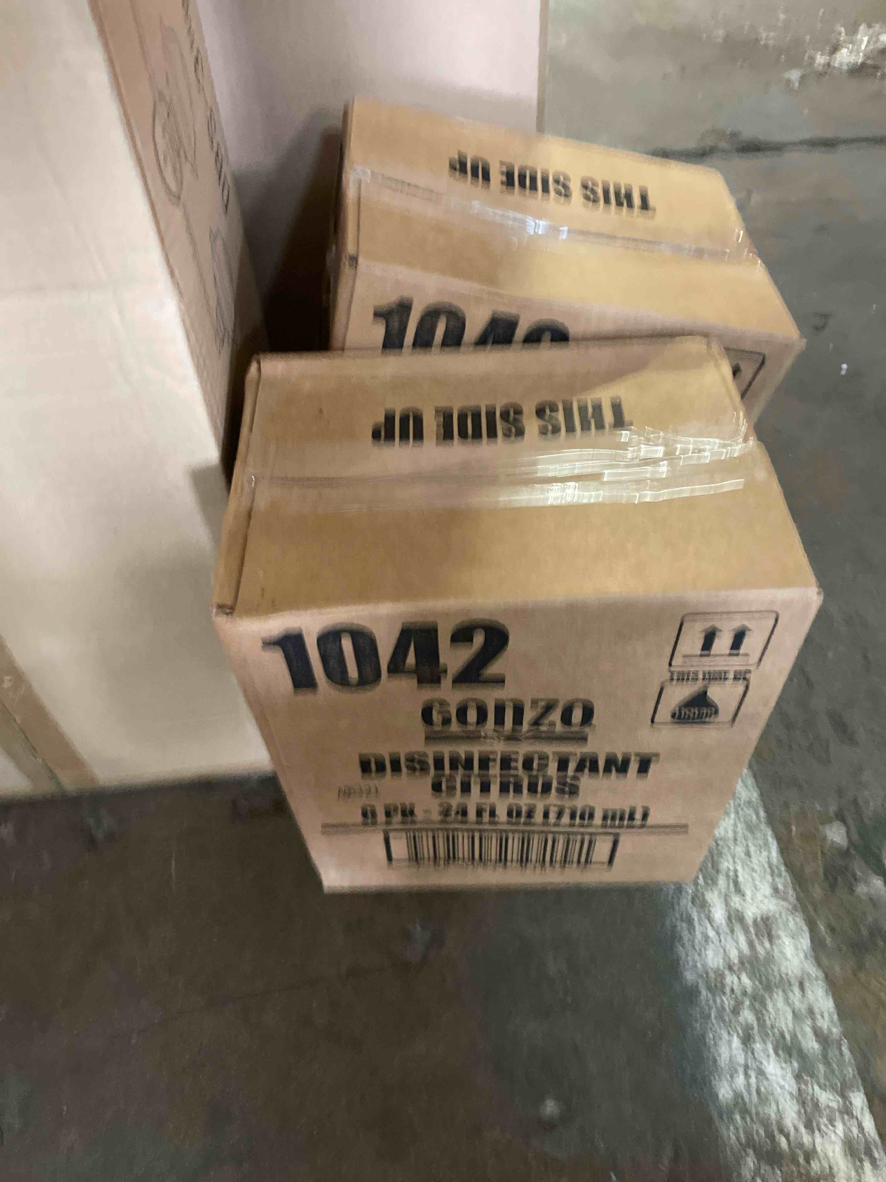 Condition photo showing New/Like New for 6 pack weiman gonzo desinfectant citrus 24fl + free microfiber cleaning cloth