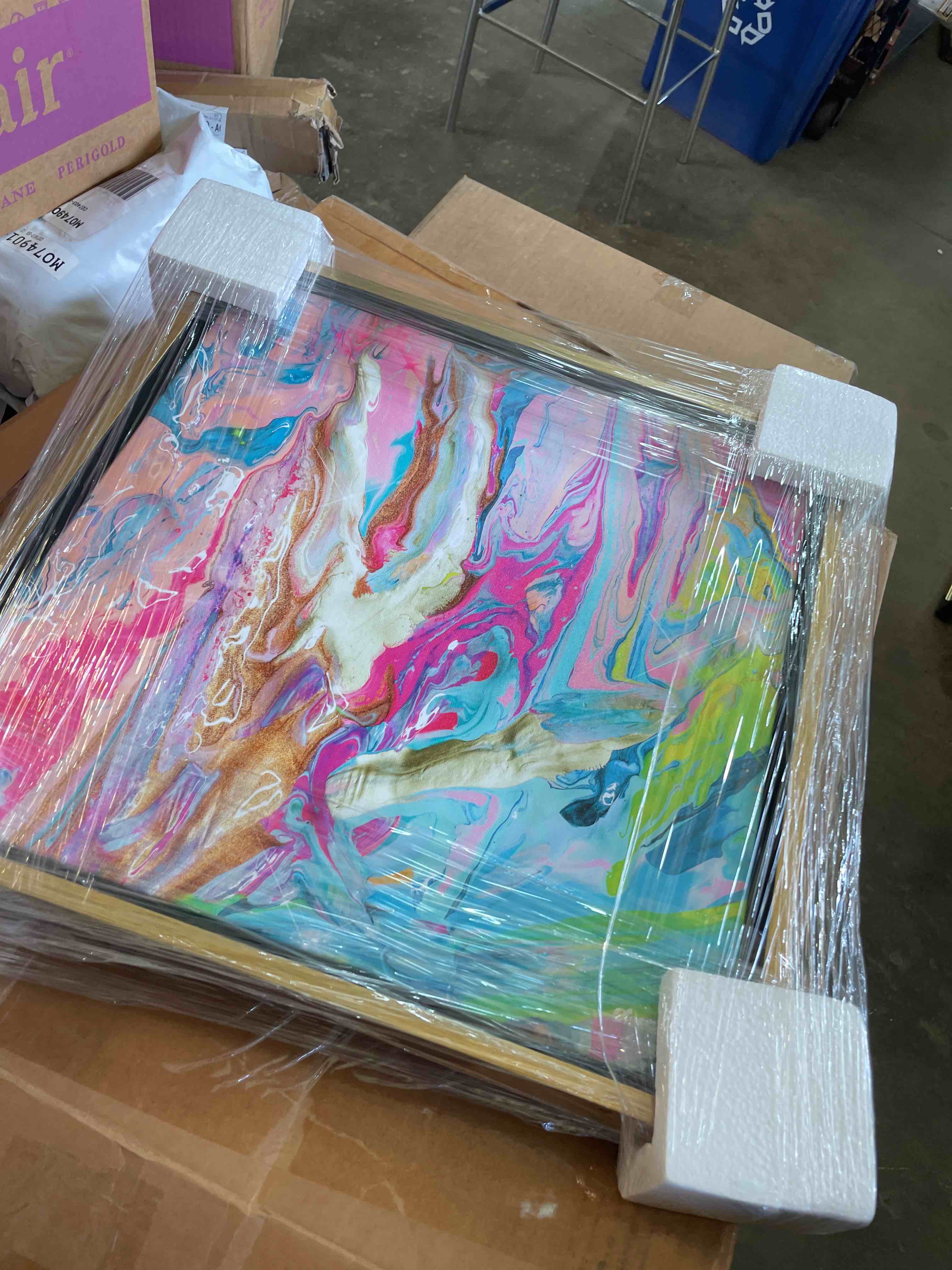 Condition photo showing New/Like New for abstract neon party, modern & conte