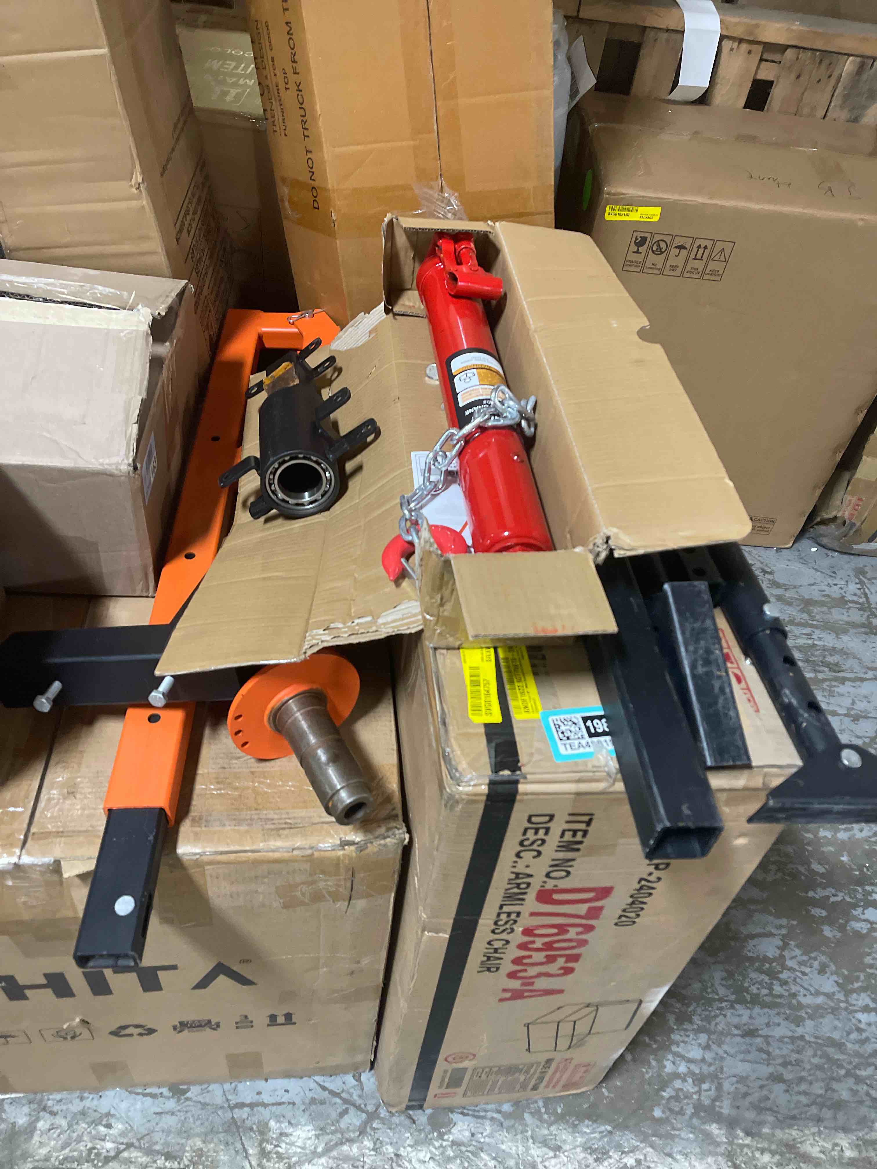 Condition photo showing New/Like New for rugcel 1500 lb stretchable receiver hitch mounted hydraulic swivel pickup truck crane