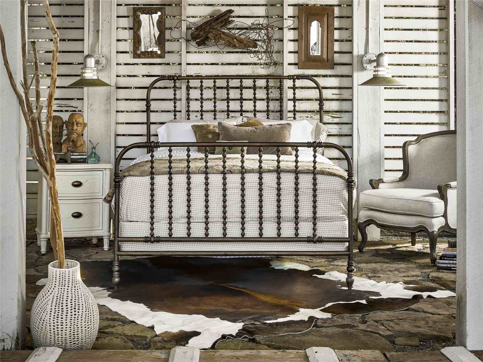 THE GUEST ROOM KING BED 393320 (Incomplete box 6/6 only)
