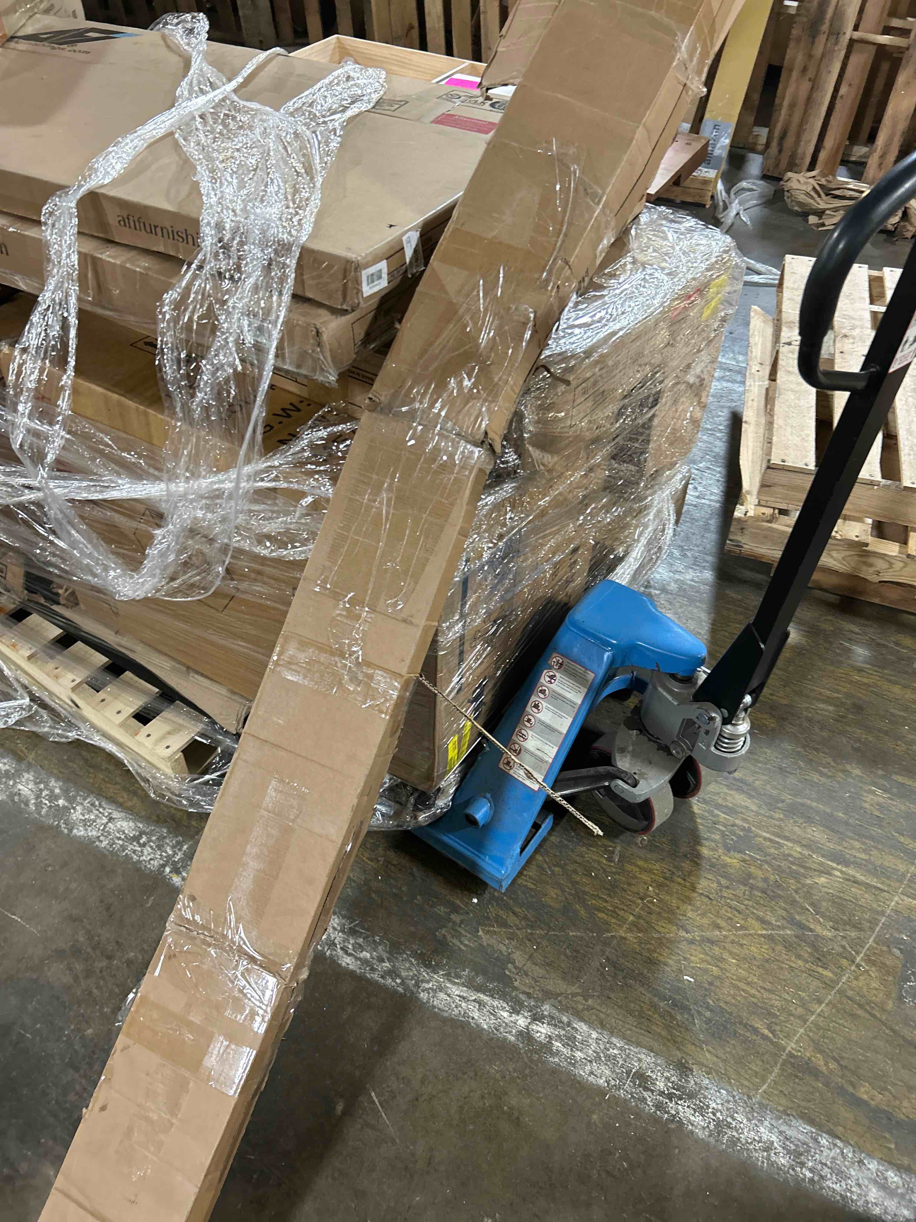https://s3.amazonaws.com/lotting-images-prod/phillipi/TEA4982493_1777568582347.jpeg