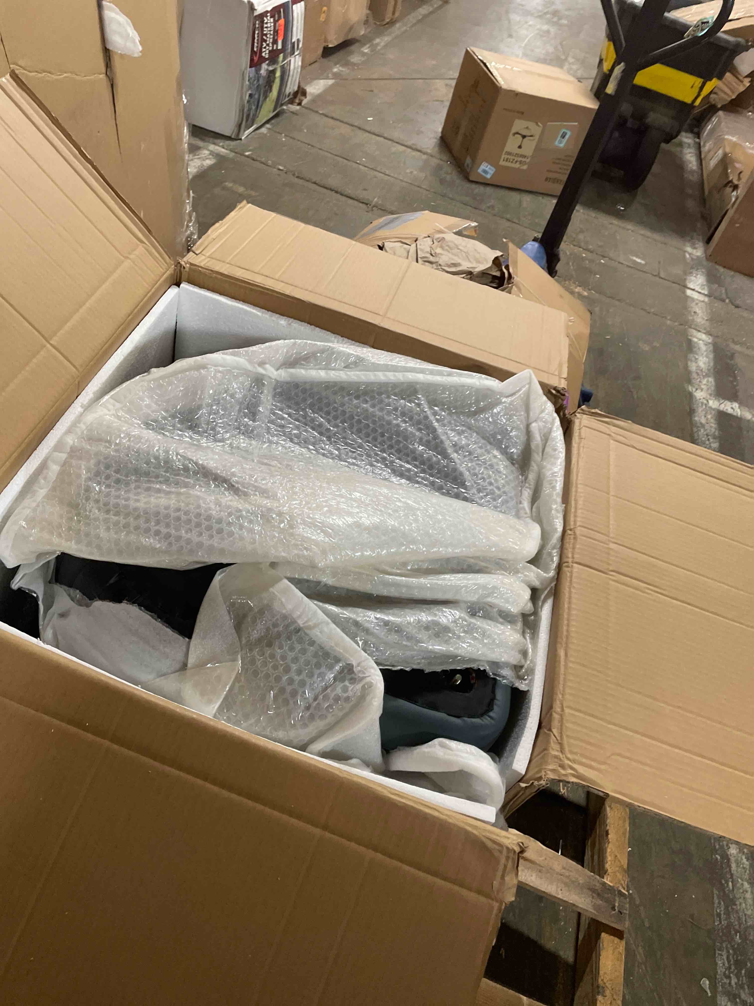 https://s3.amazonaws.com/lotting-images-prod/phillipi/TEA4982574_1777663452322.jpeg