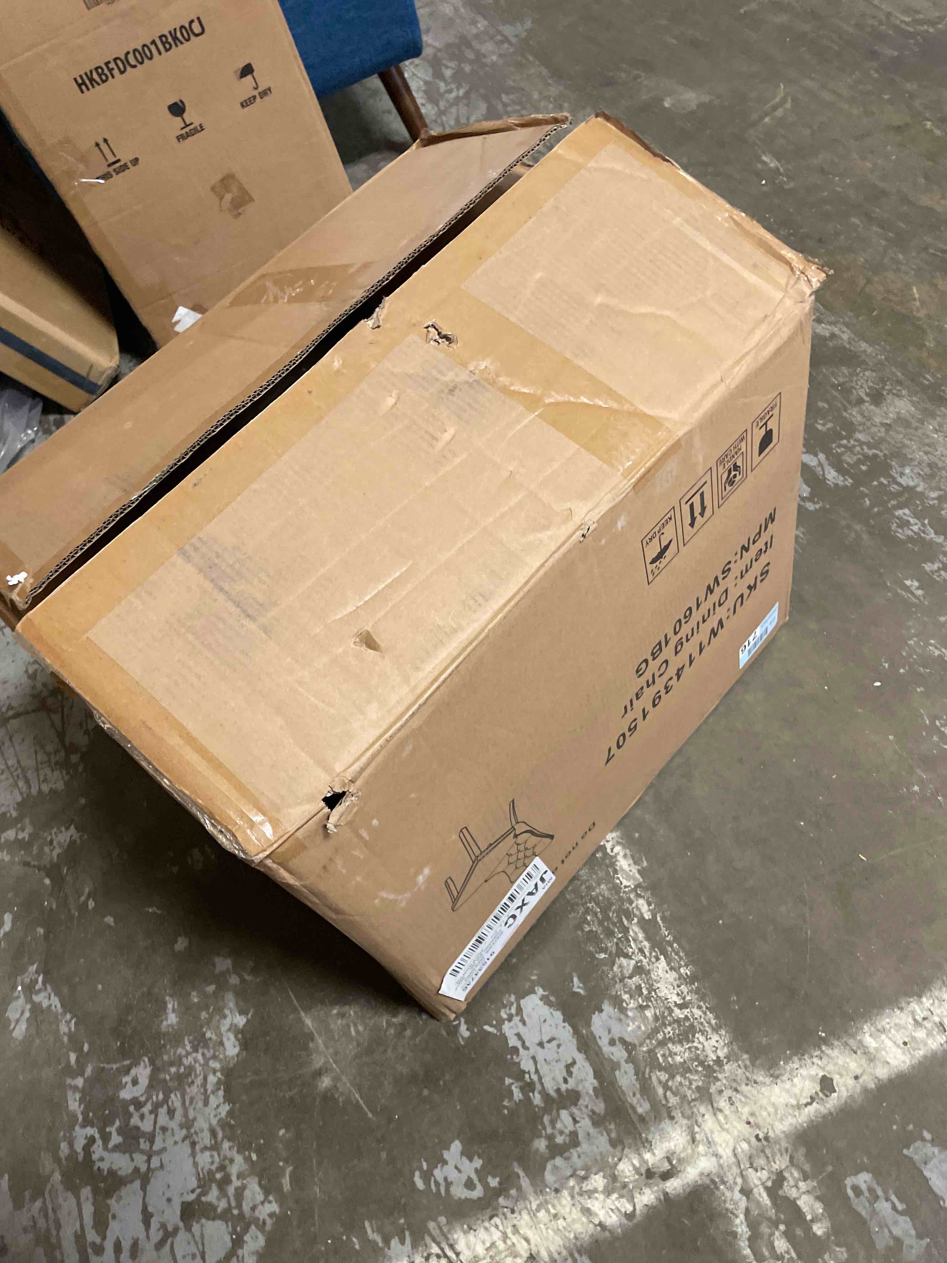 https://s3.amazonaws.com/lotting-images-prod/phillipi/TEA4983101_1778091158081.jpeg
