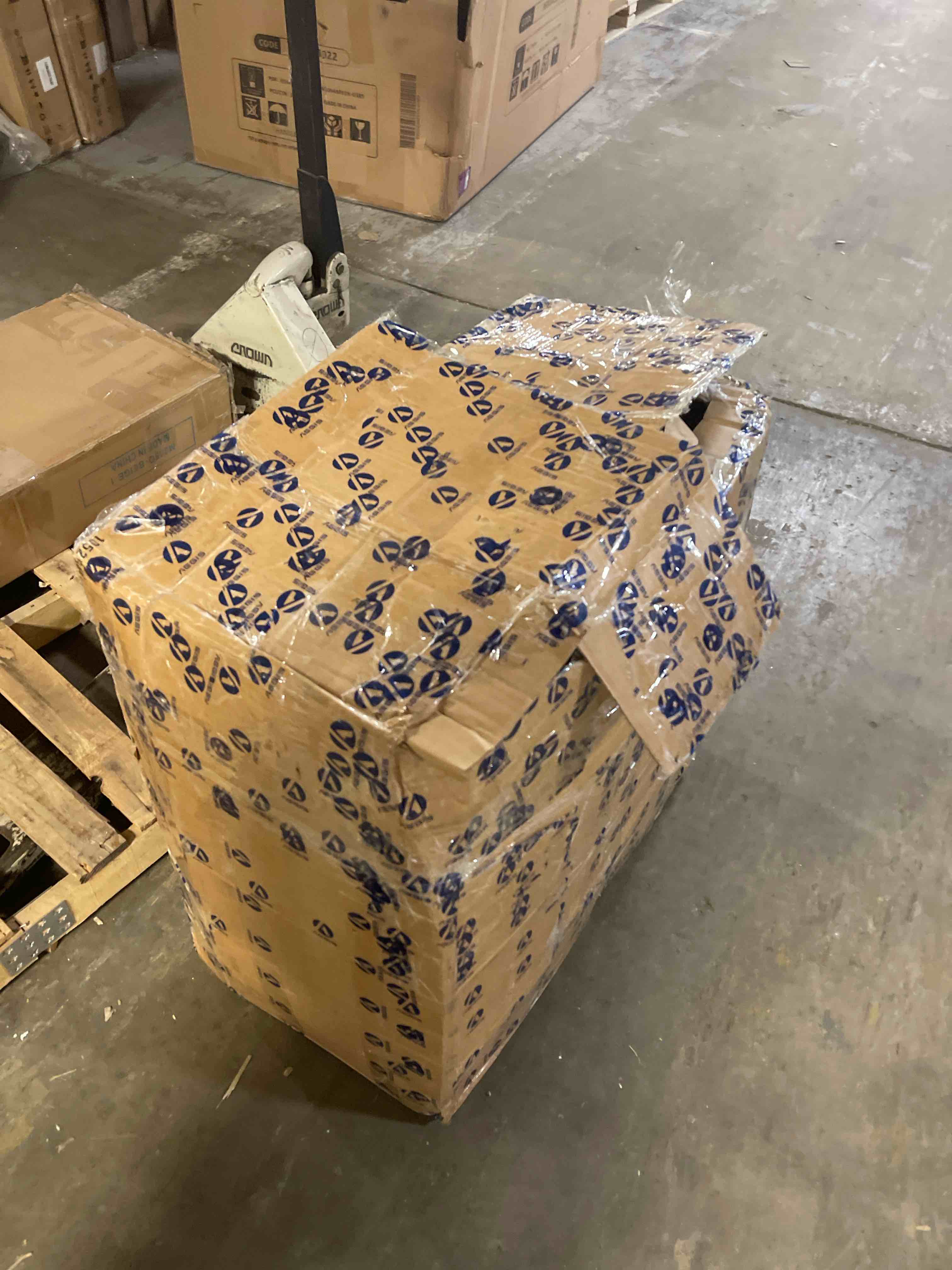https://s3.amazonaws.com/lotting-images-prod/phillipi/TEA4983535_1778597903575.jpeg