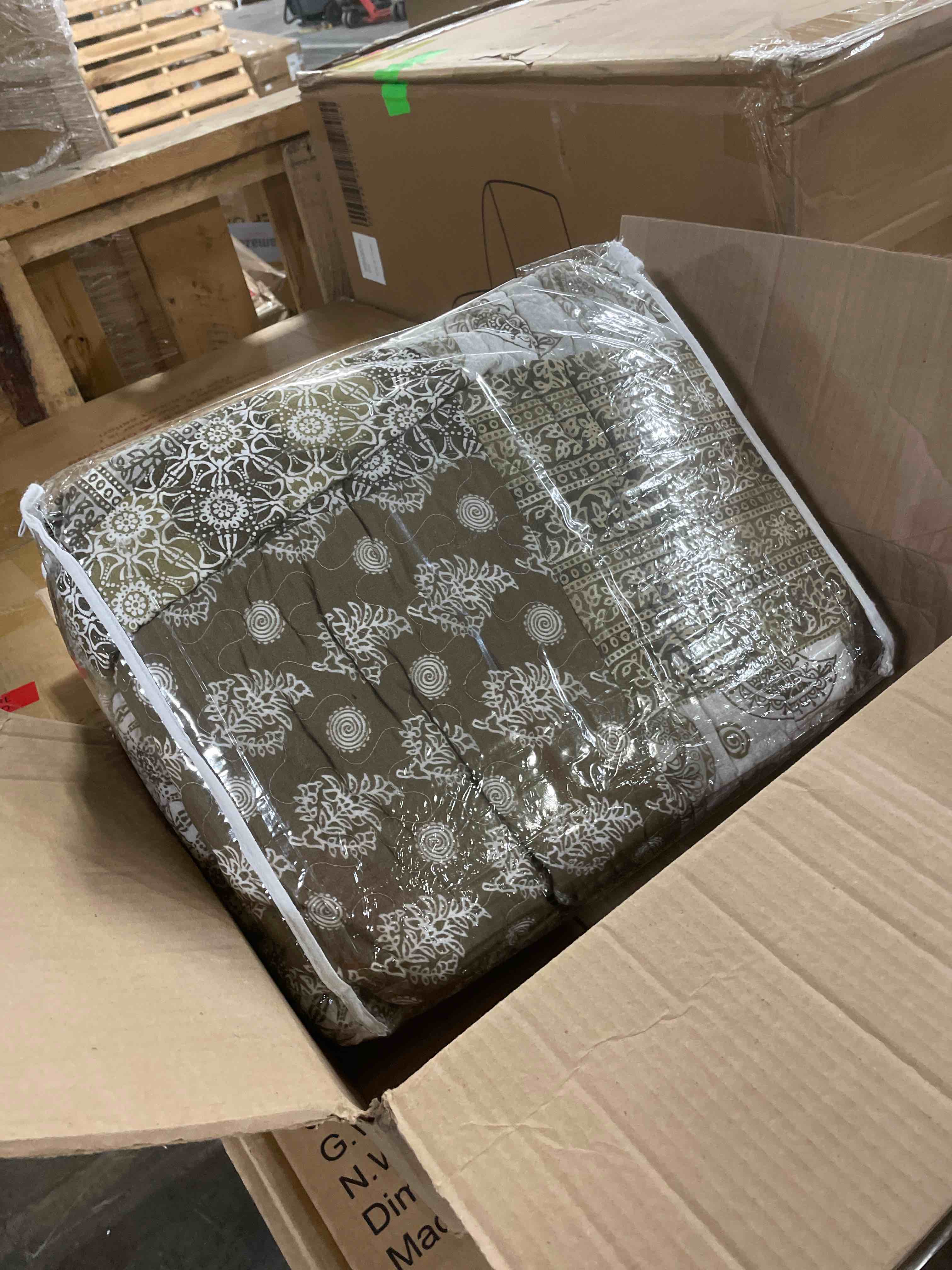 Condition photo showing New/Like New for levtex home adare taupe bedspread set twin bedspread (80x106in.) and 1 standard sham (20x26in.) floral botanical design