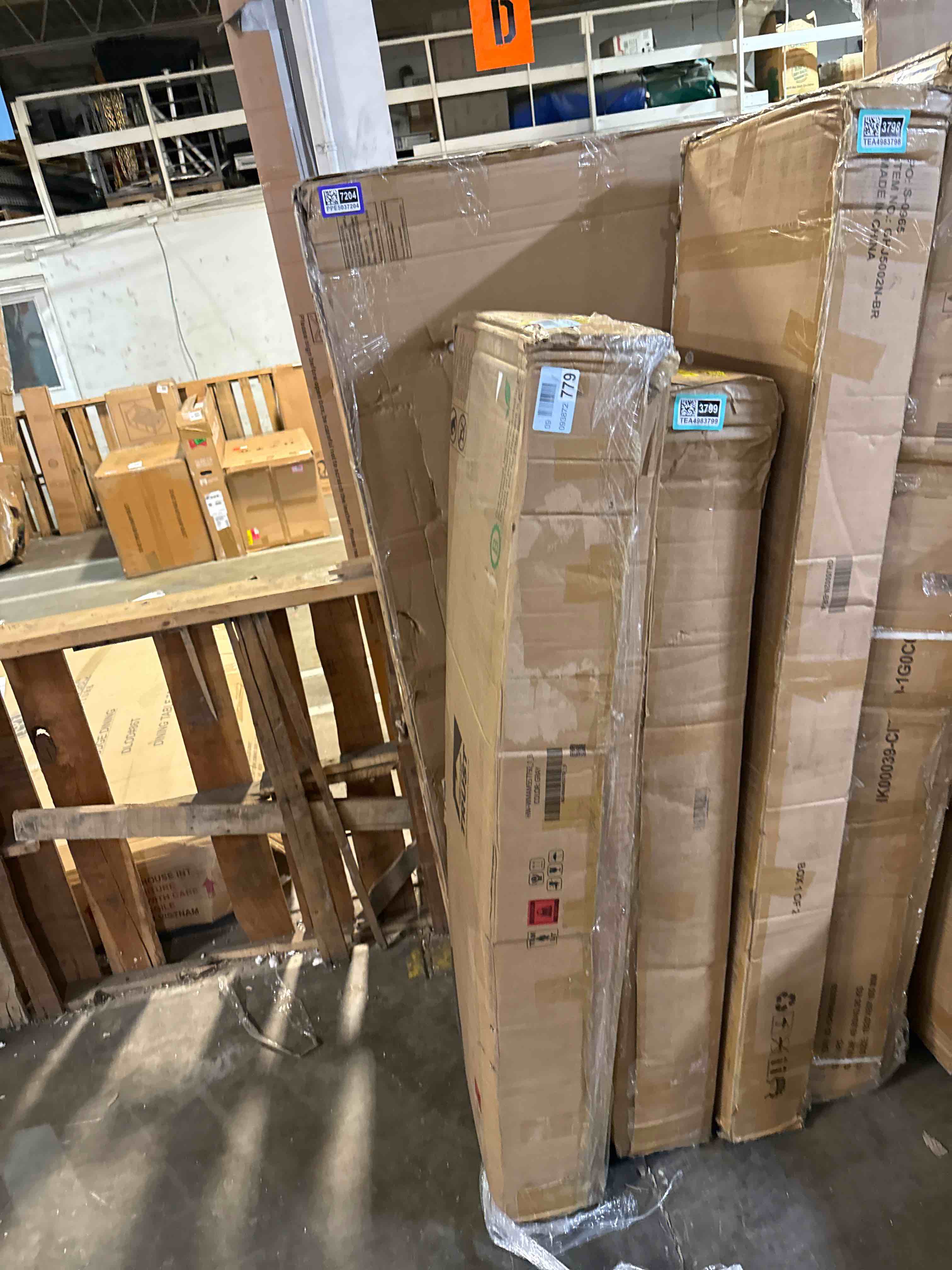 Condition photo showing Good Condition for breakwater bay 10 drawer dresser tv stand , chest of drawers for bedroom,dresser for living room