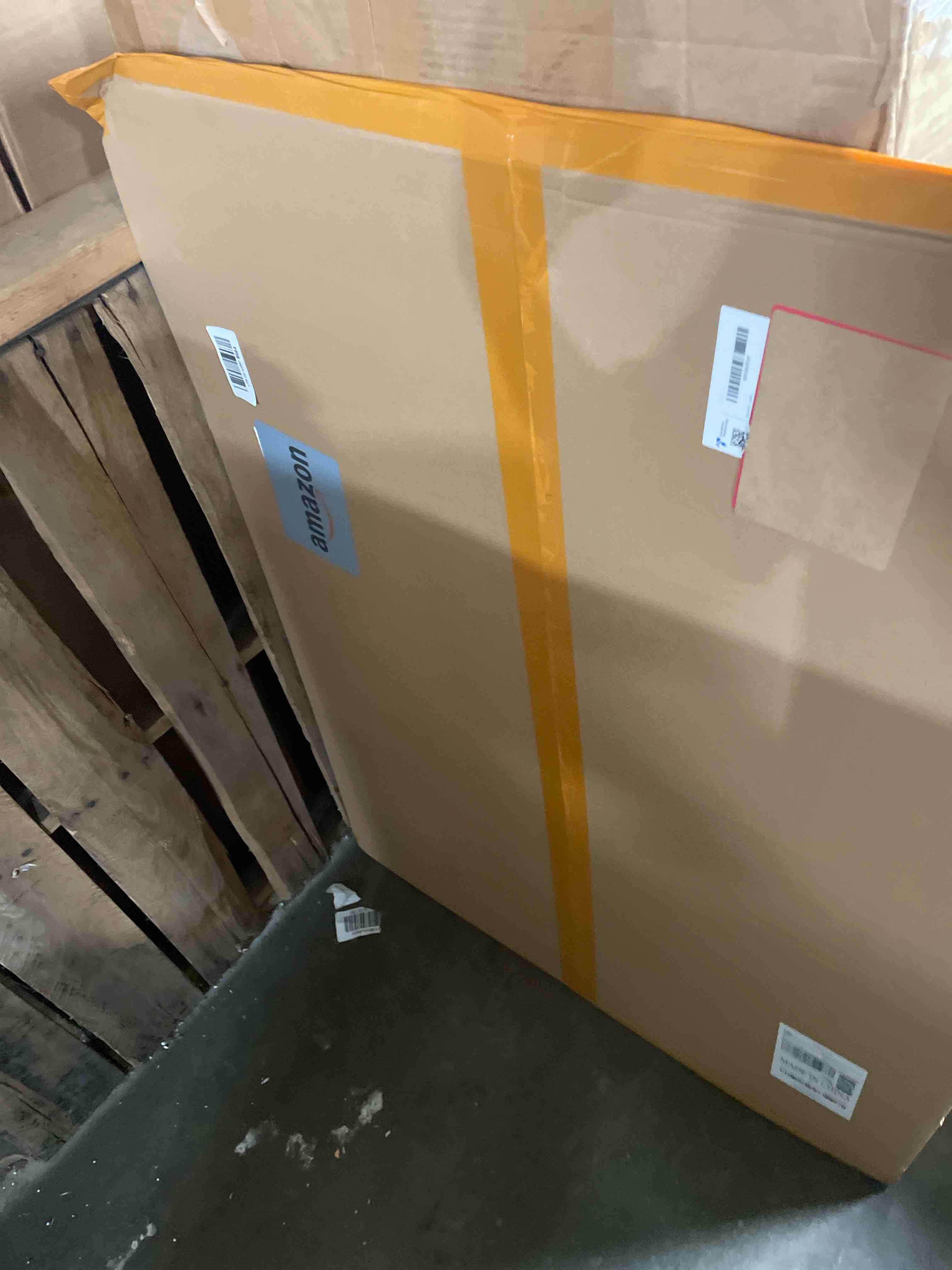 Condition photo showing New/Like New for crystal clear 1/5" thick 47" x 35" heavy duty hard chair mat, can be used on carpet or hard floor 1 pack(for carpets &. hardfloors) 35"x 47"x 1/5"