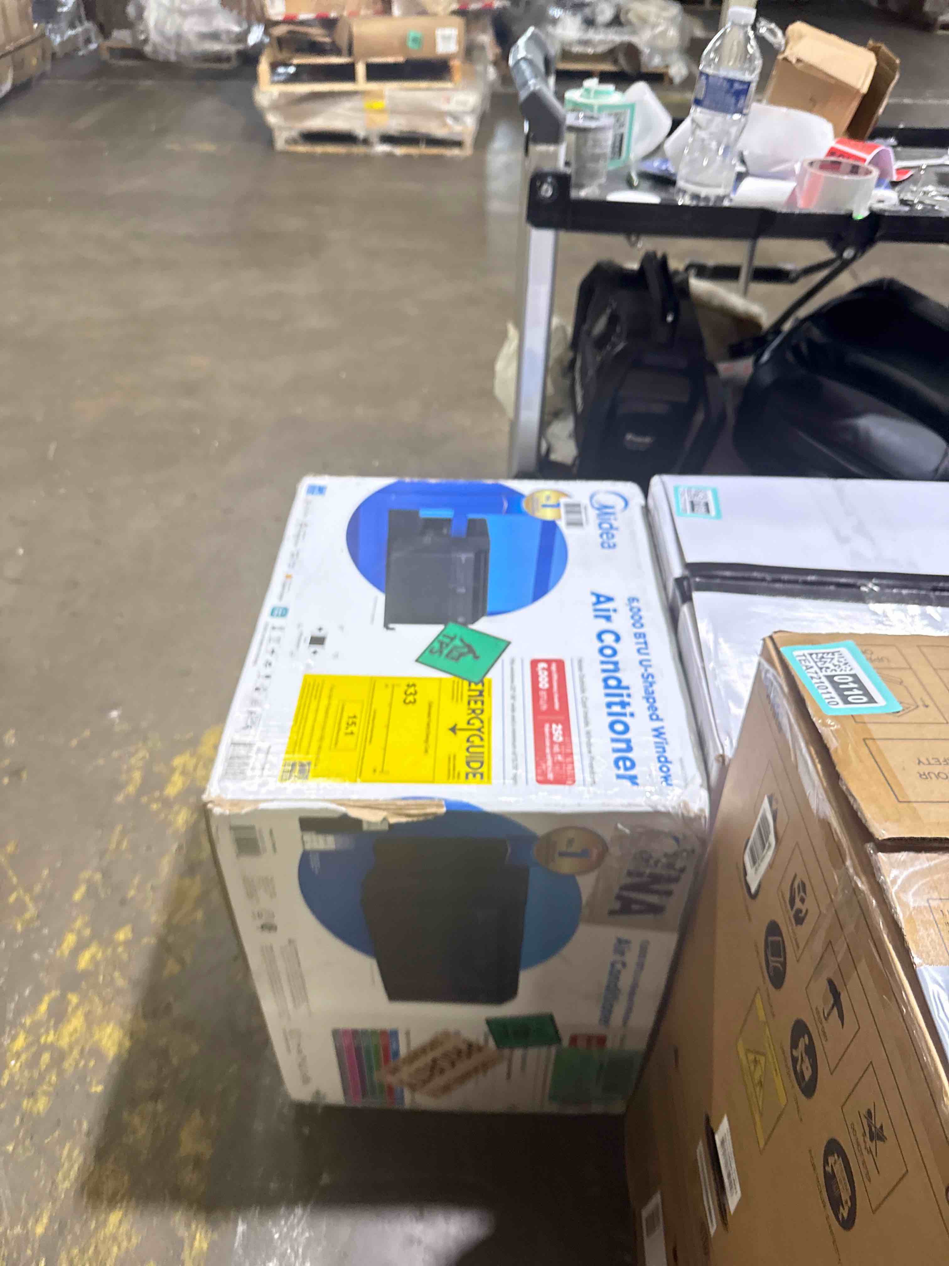 Condition photo showing Good Condition for jet black limited edition midea u shaped window air conditioner for bedroom – 6000 btu, smart control, inverter technology – room darkening side vents – ultra quiet innovative window-friendly design