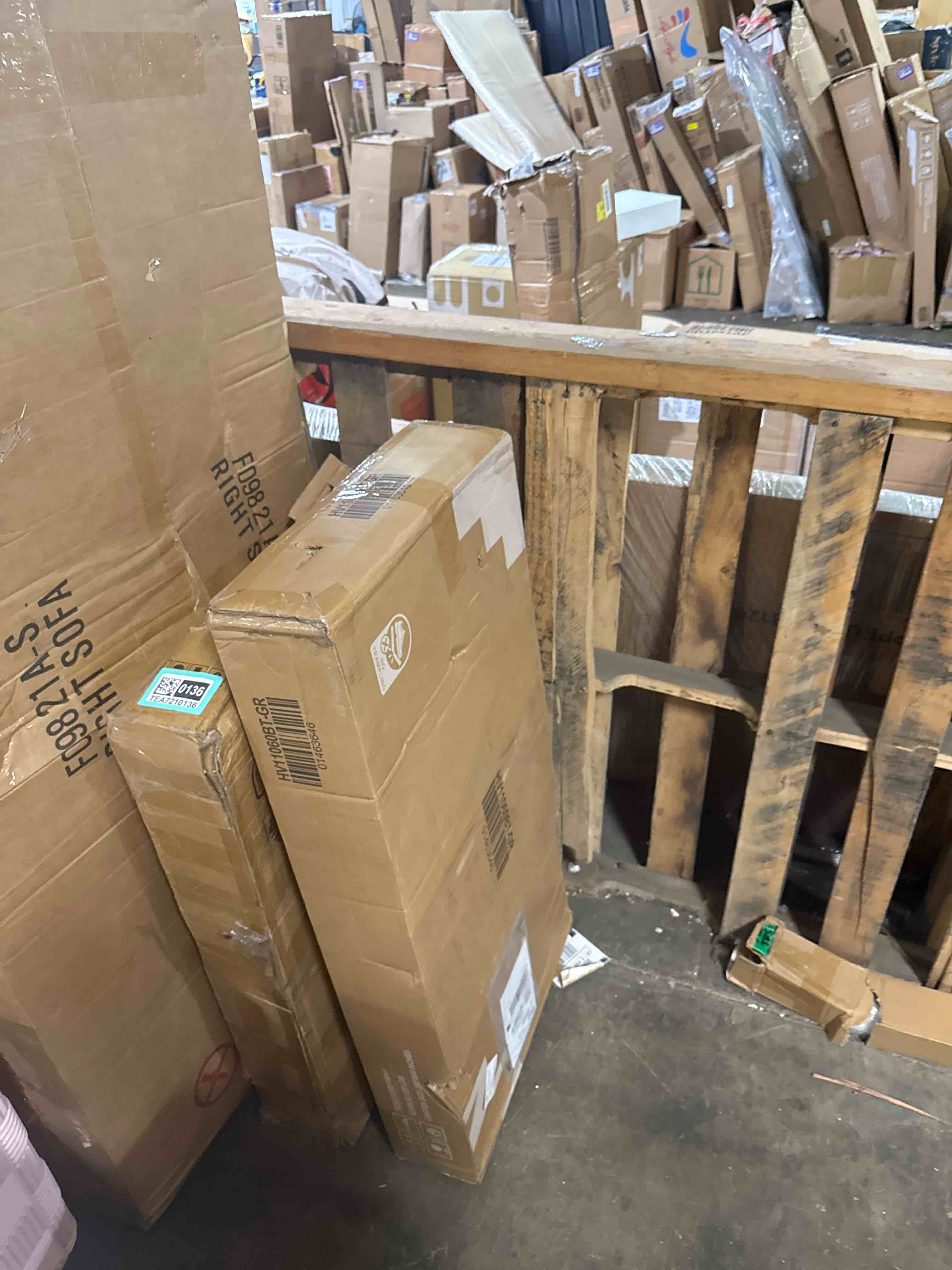 Condition photo showing New/Like New for 14-position adjustable cushioned floor chair