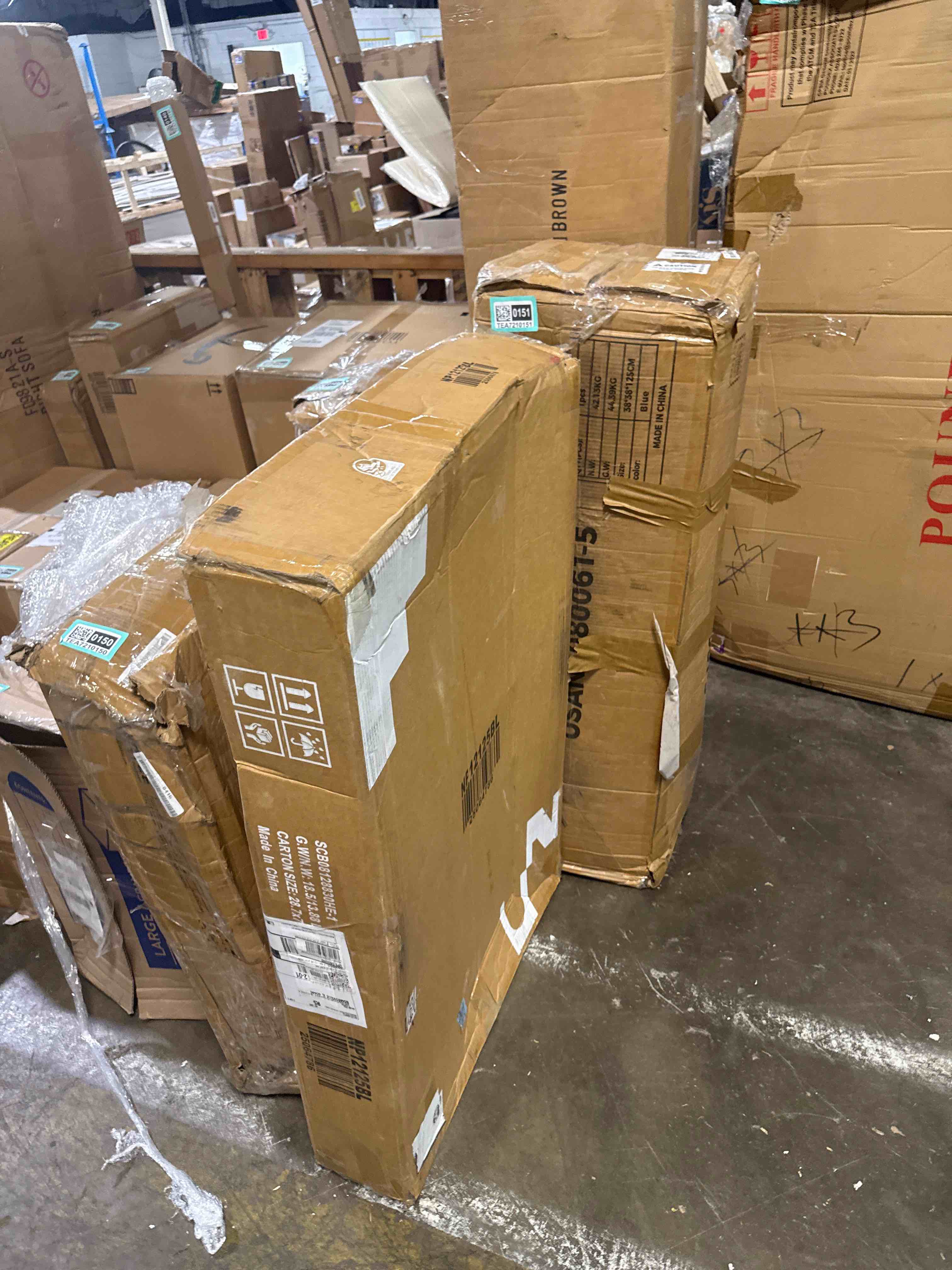 Condition photo showing New/Like New for goplus oversized folding rocking chair