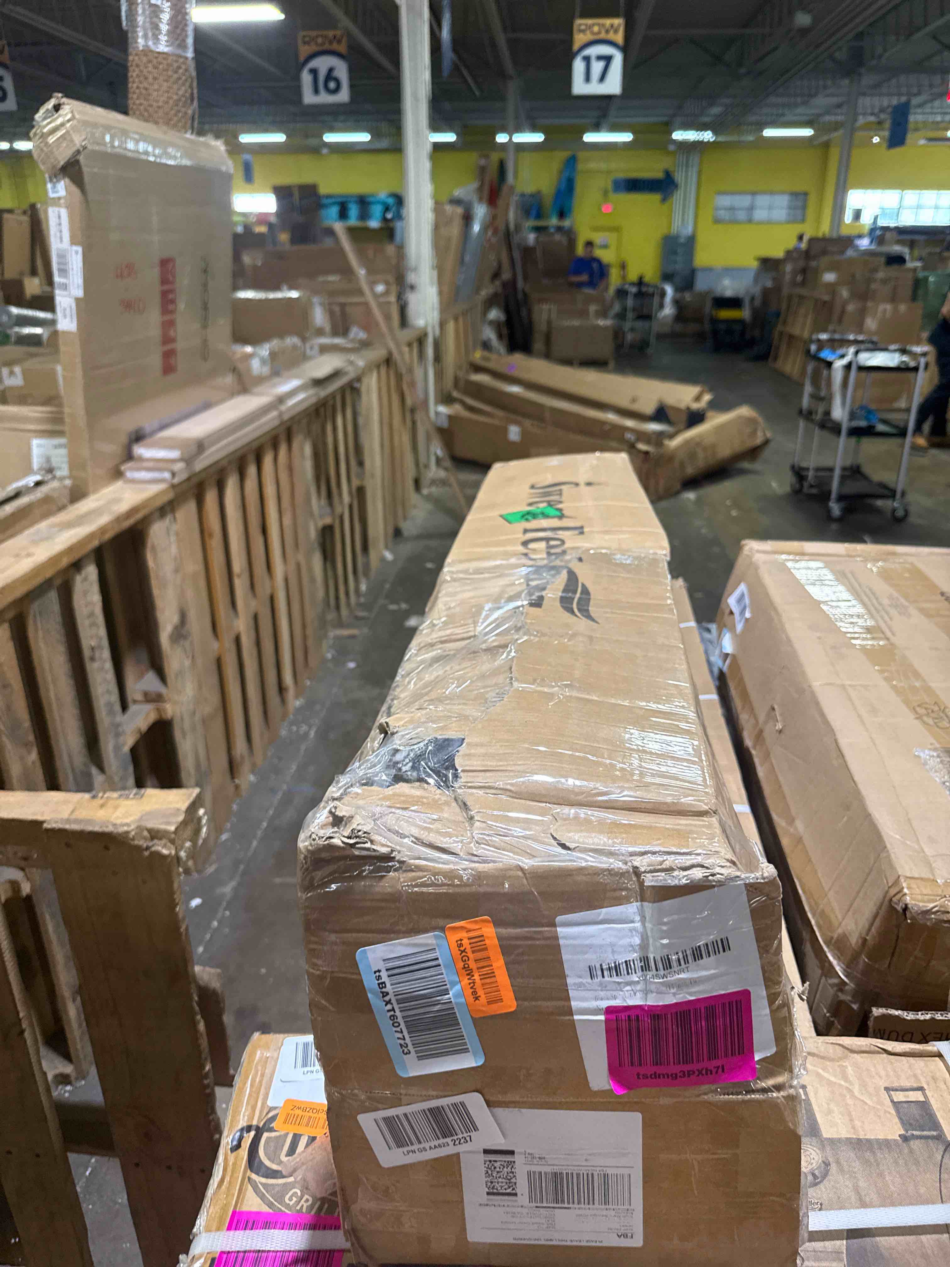 Condition photo showing New/Like New for black spiral 14 inch full mattress, individual pocket spring hybrid, pressure relief, bed in a box, certipur-us certified full 14 inches hybrid