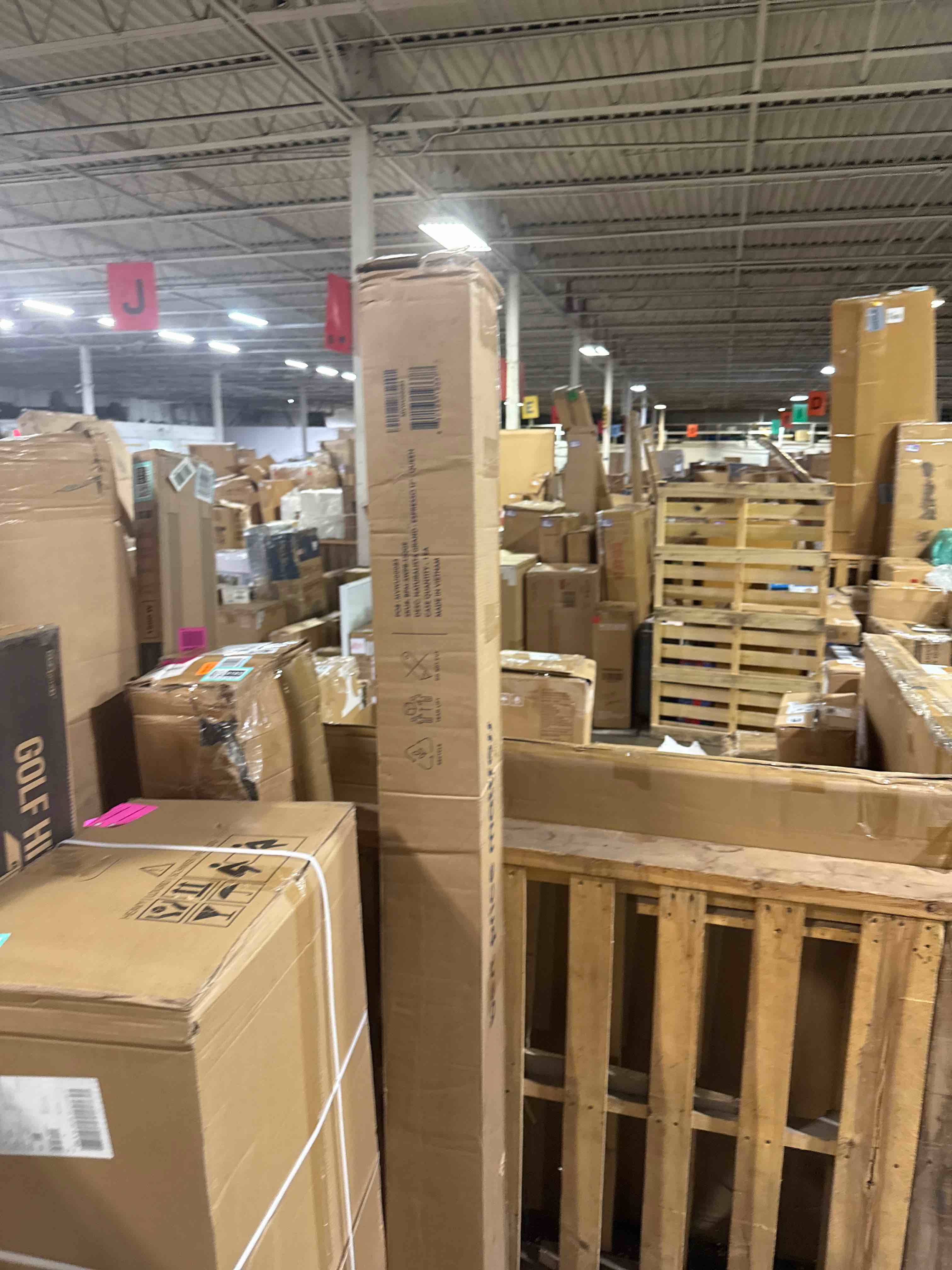 Condition photo showing New/Like New for mellow naturalista grand - 12 inch solid wood platform bed with wooden slats - no box spring needed - queen (espresso) espresso queen 12 inch grand
