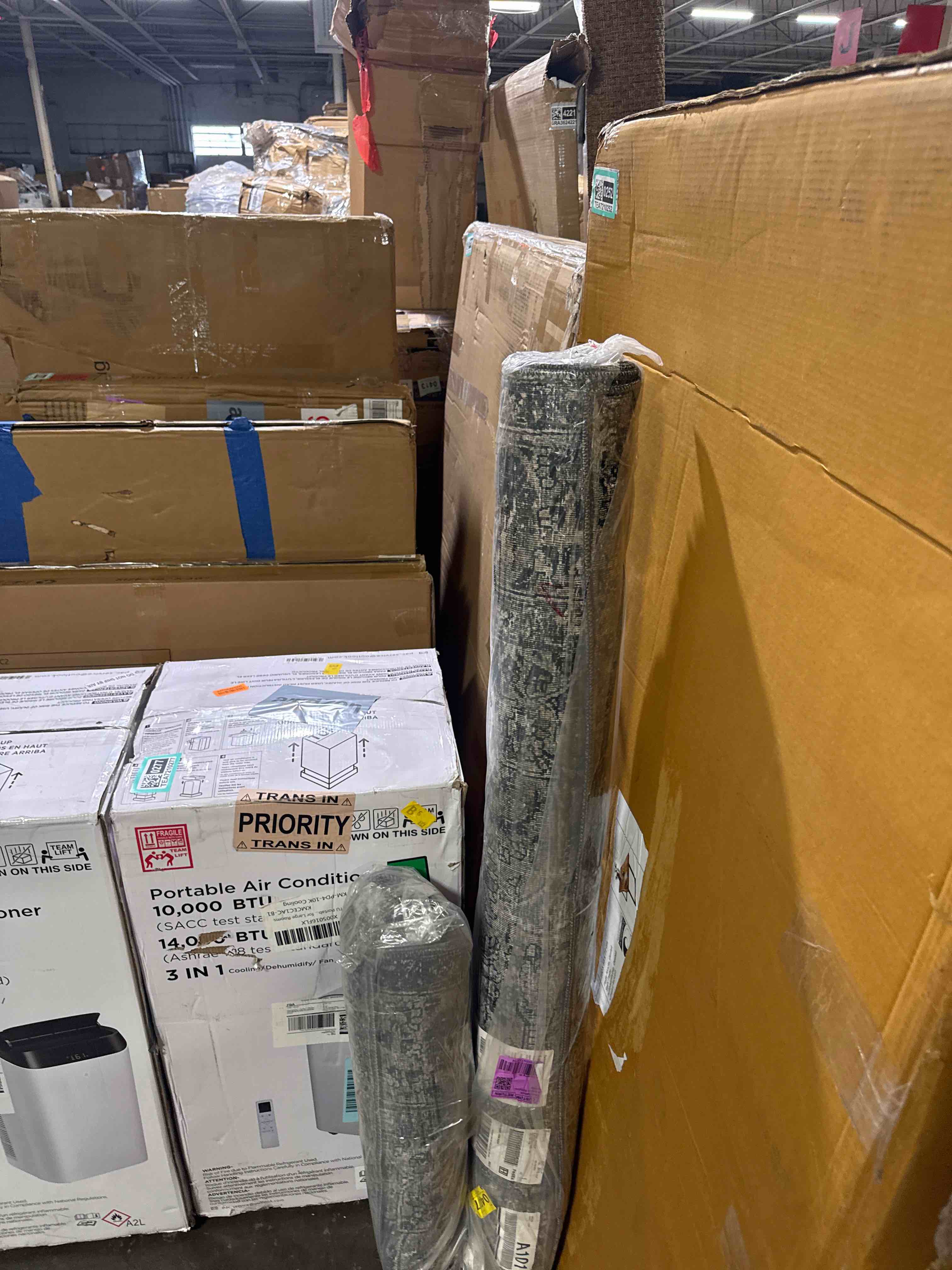 Condition photo showing New/Like New for loloi layla taupe/stone 7'-6" x 9'-6" area rug | lay-06 printed approx. 8x10 grey living room dining room bedroom, traditional, timeless, classic, sophisticated, area rug taupe / stone 7'6" x 9'6" (rectangular)