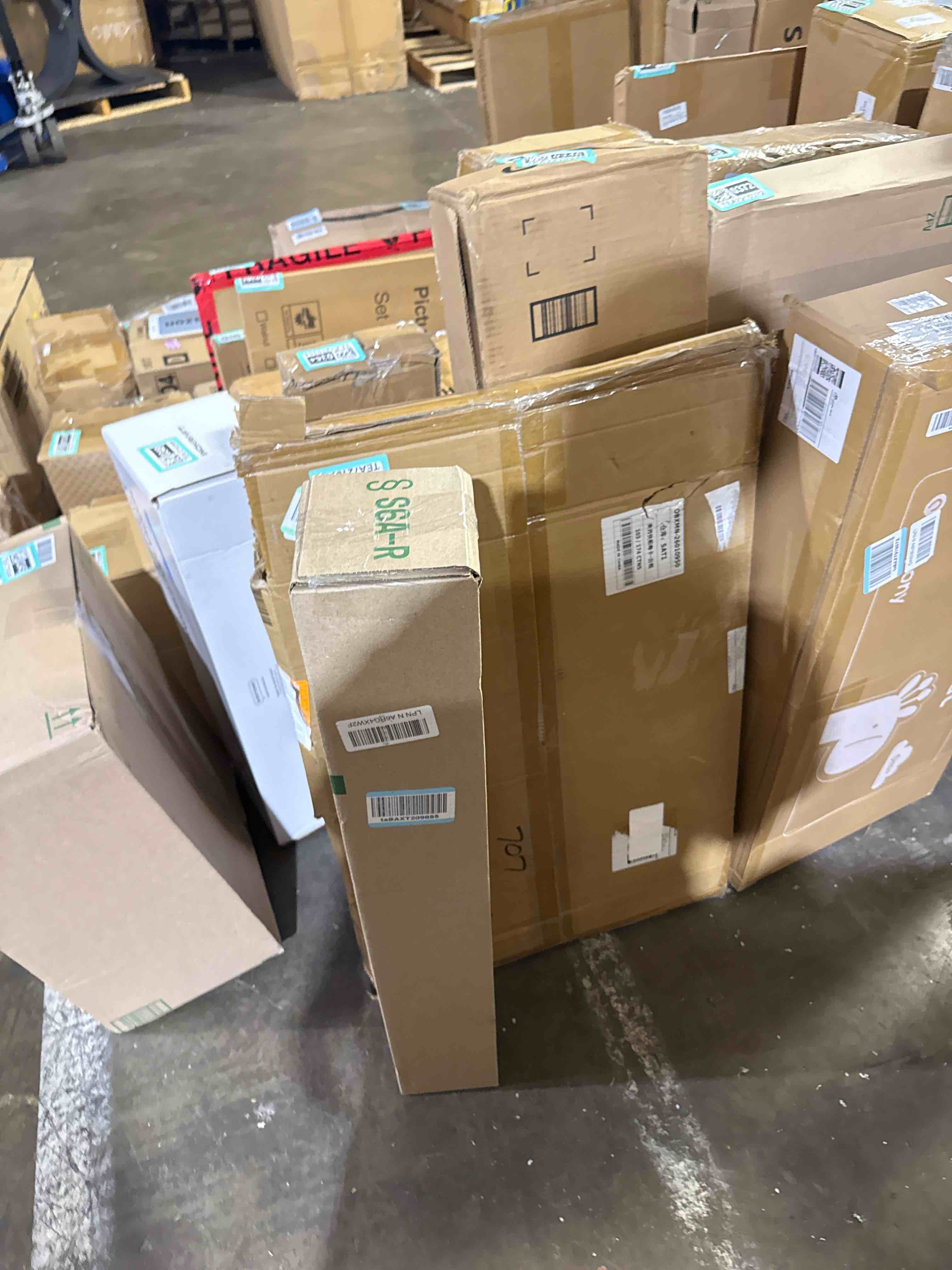 Condition photo showing New/Like New for trimaco easy mask protective counter top film, 24-inch x 600-feet