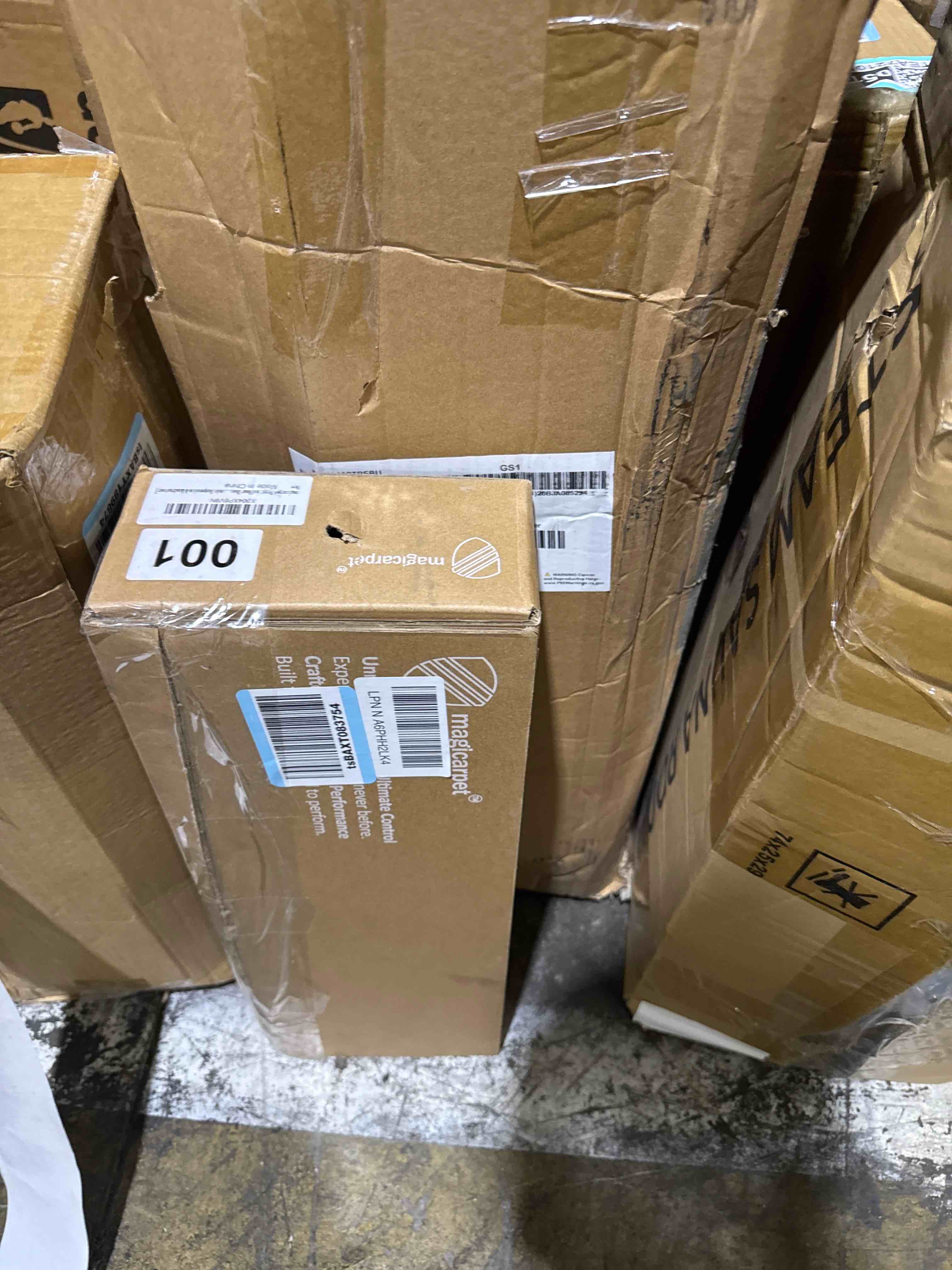 Condition photo showing New/Like New for front pair shocks for [4wd] chevy silverado 1500 & sierra 1500 (99–07)
