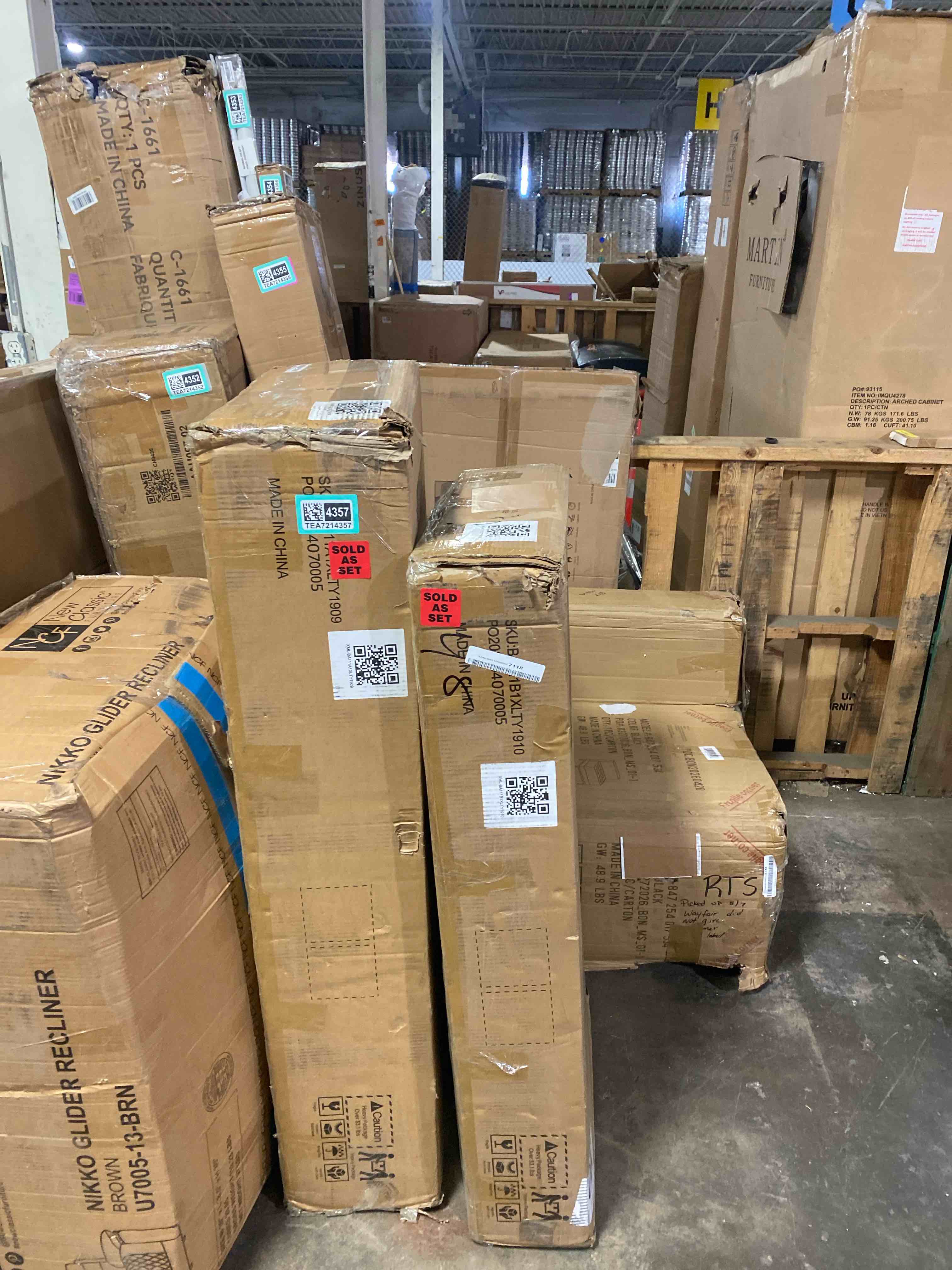 https://s3.amazonaws.com/lotting-images-prod/phillipi/TEA7214357_1789481578235.jpeg