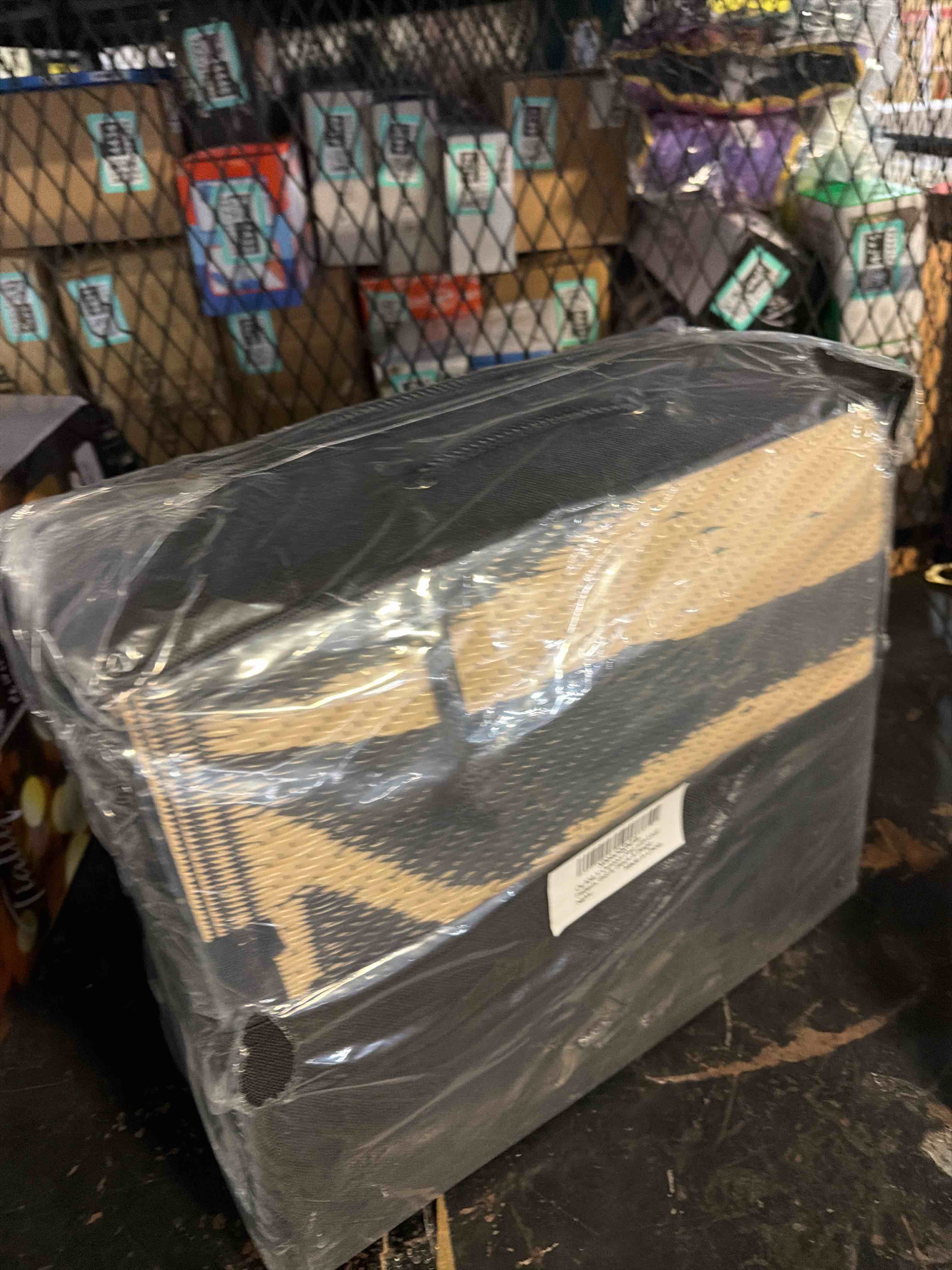 https://s3.amazonaws.com/lotting-images-prod/phillipi/TEA7214482_1789402050265.jpeg