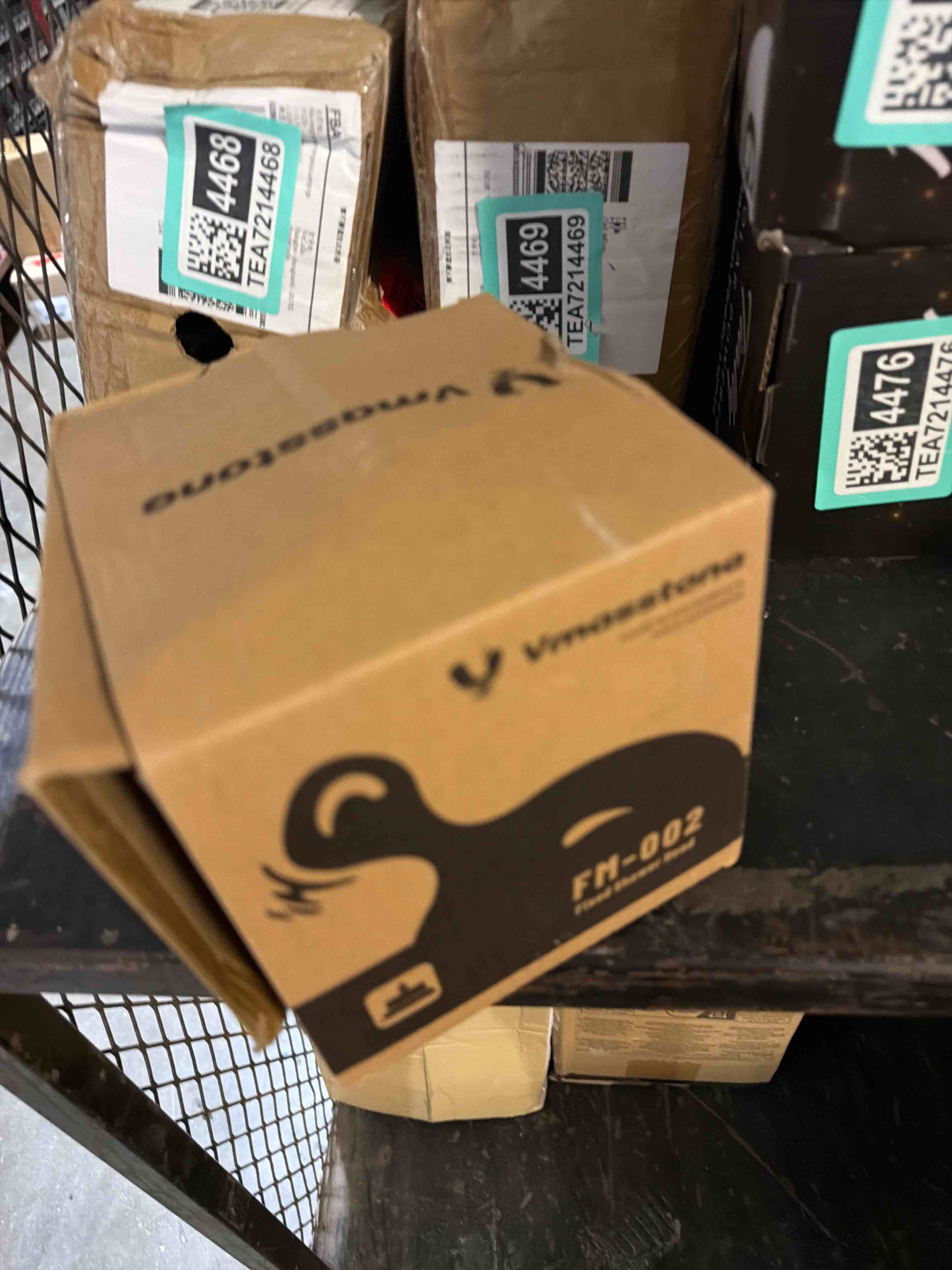 https://s3.amazonaws.com/lotting-images-prod/phillipi/TEA7214497_1789403202776.jpeg