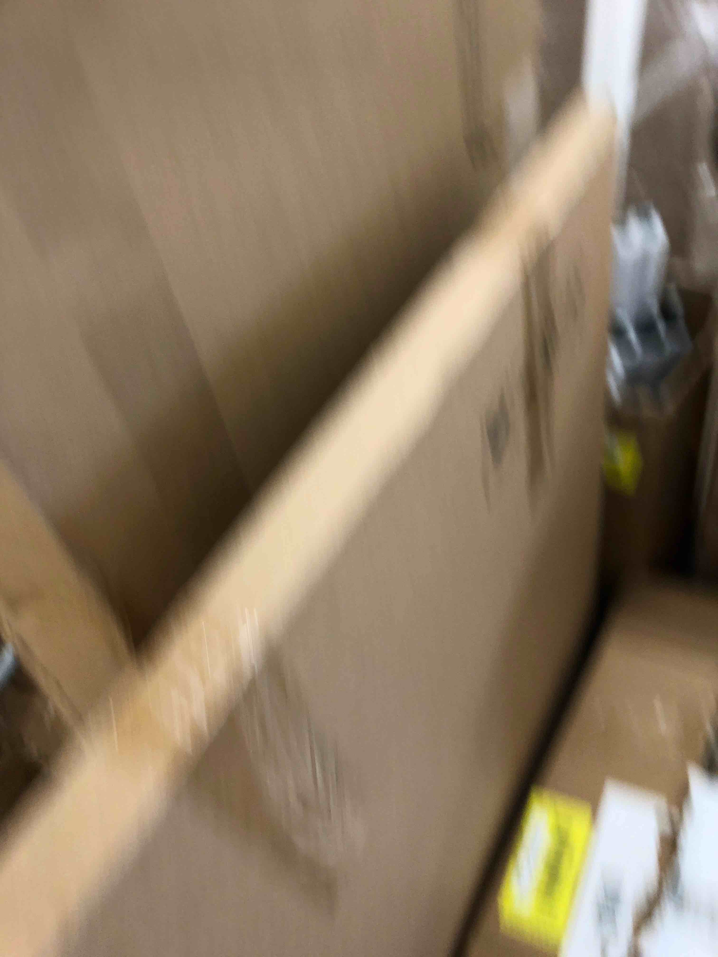 https://s3.amazonaws.com/lotting-images-prod/phillipi/YEL0637824_1670948104575.jpeg