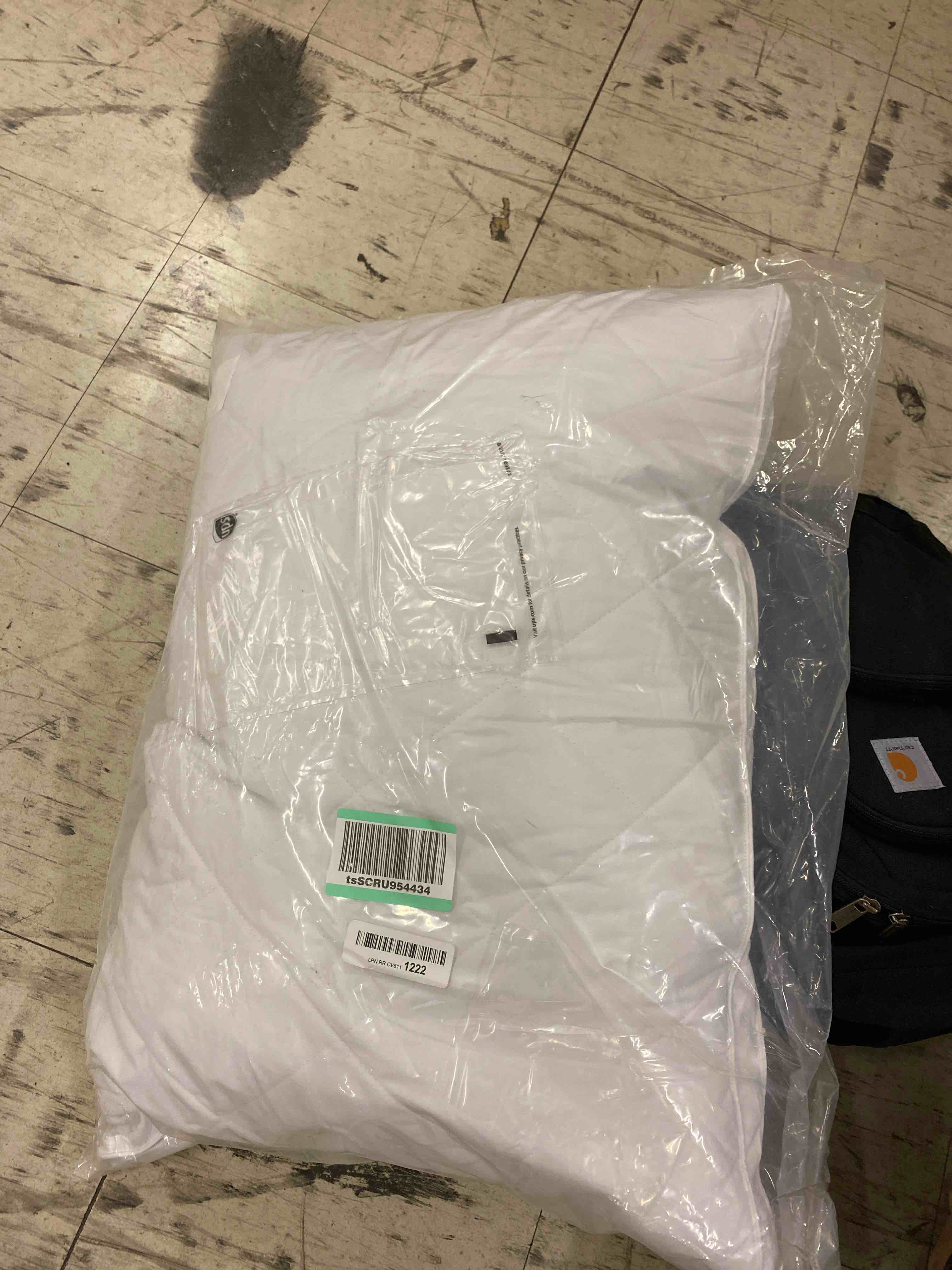 https://s3.amazonaws.com/lotting-images-prod/phillipi/YEL1388764_1669229471181.jpeg