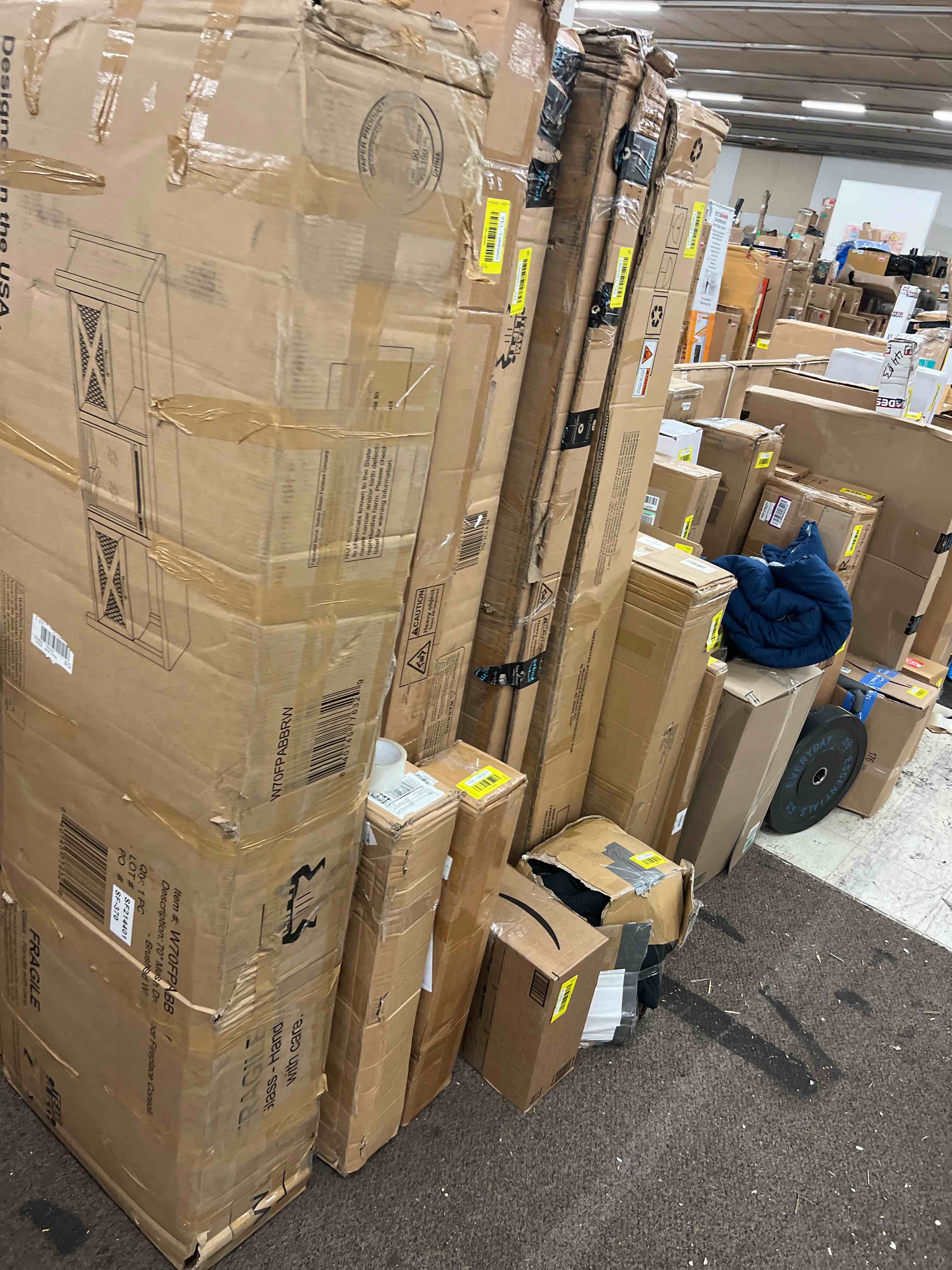 https://s3.amazonaws.com/lotting-images-prod/phillipi/YEL1388976_1668186717660.jpeg