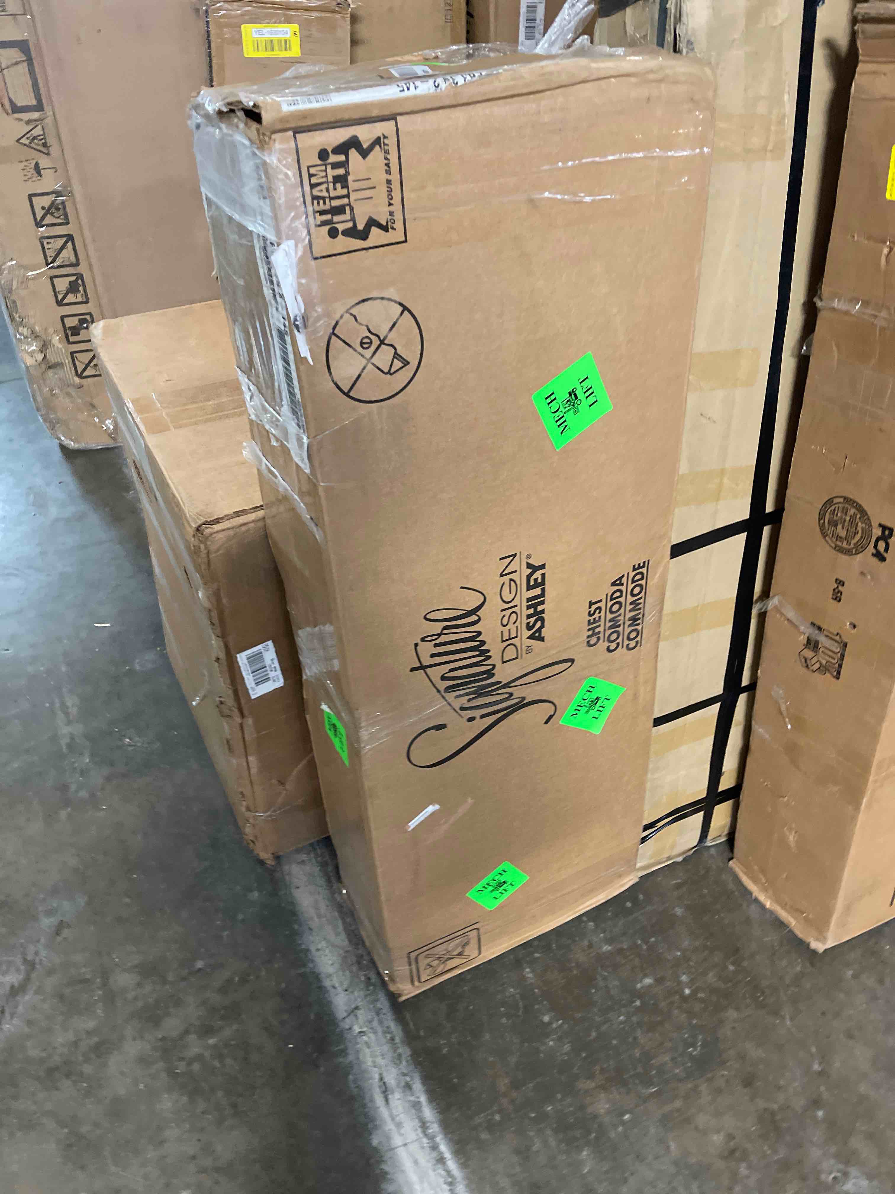 https://s3.amazonaws.com/lotting-images-prod/phillipi/YEL1630158_1643738014329.jpeg