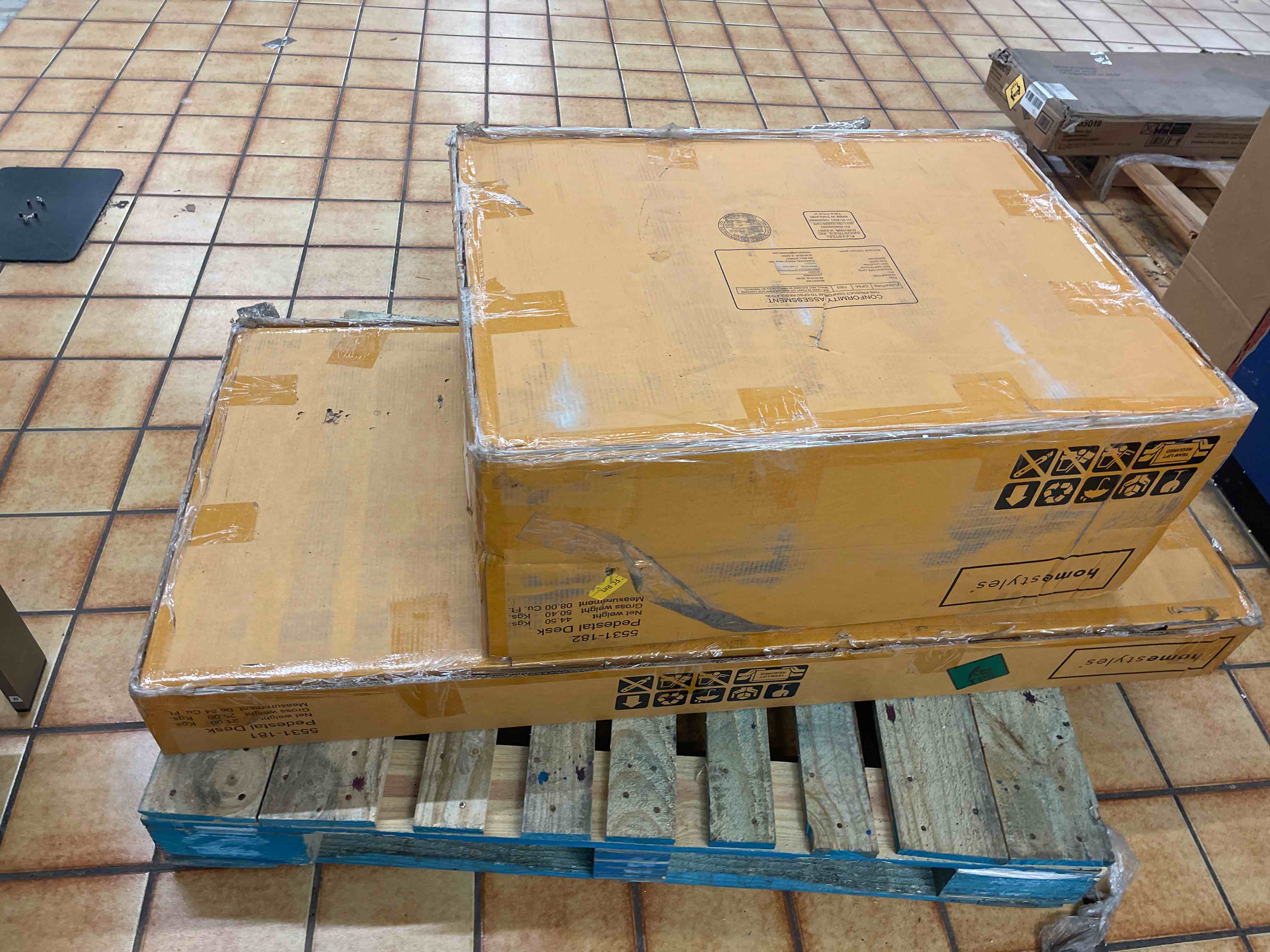 https://s3.amazonaws.com/lotting-images-prod/phillipi/YEL1698631_1651164613919.jpeg