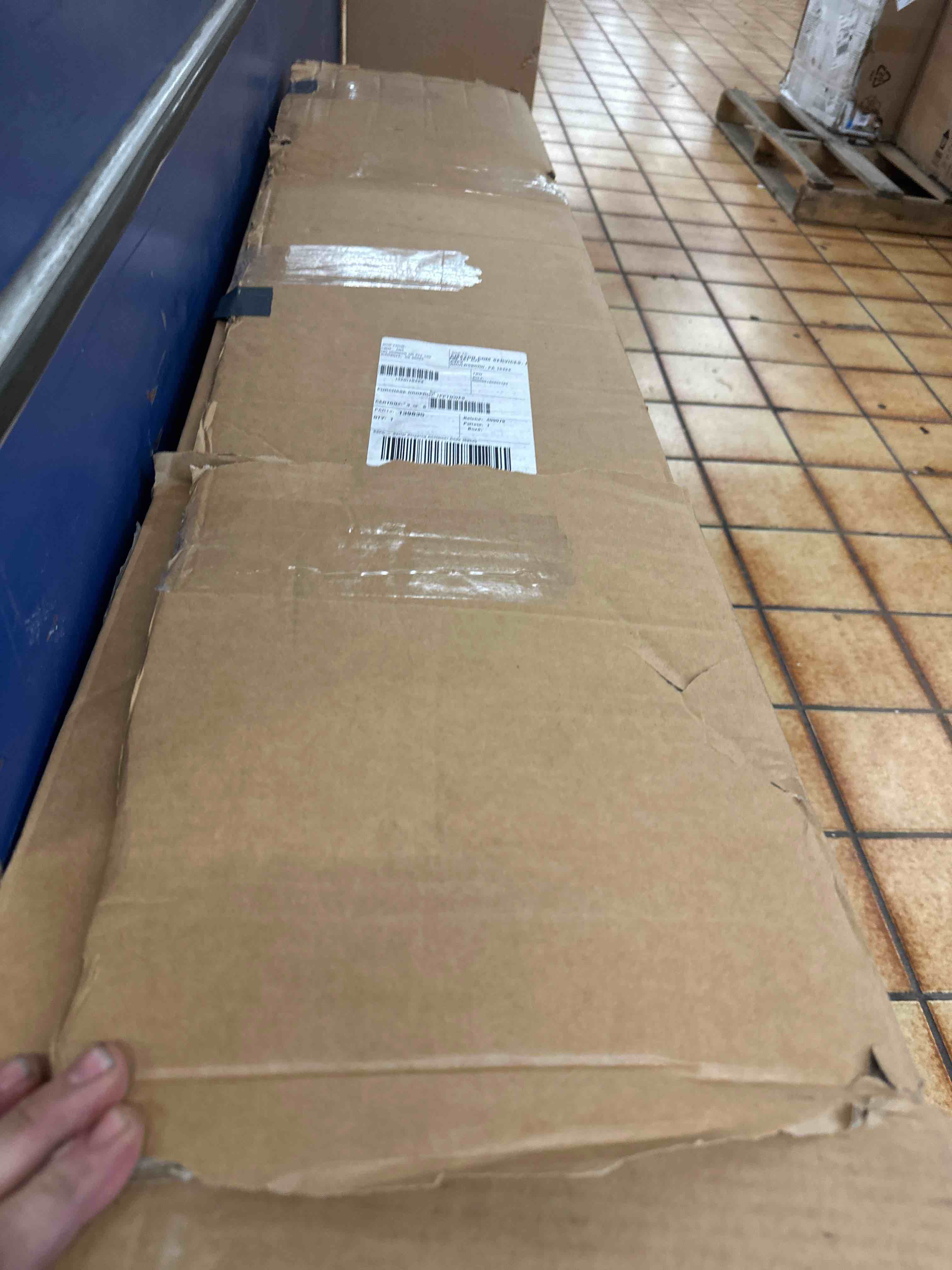 https://s3.amazonaws.com/lotting-images-prod/phillipi/YEL3136556_1688063992768.jpeg