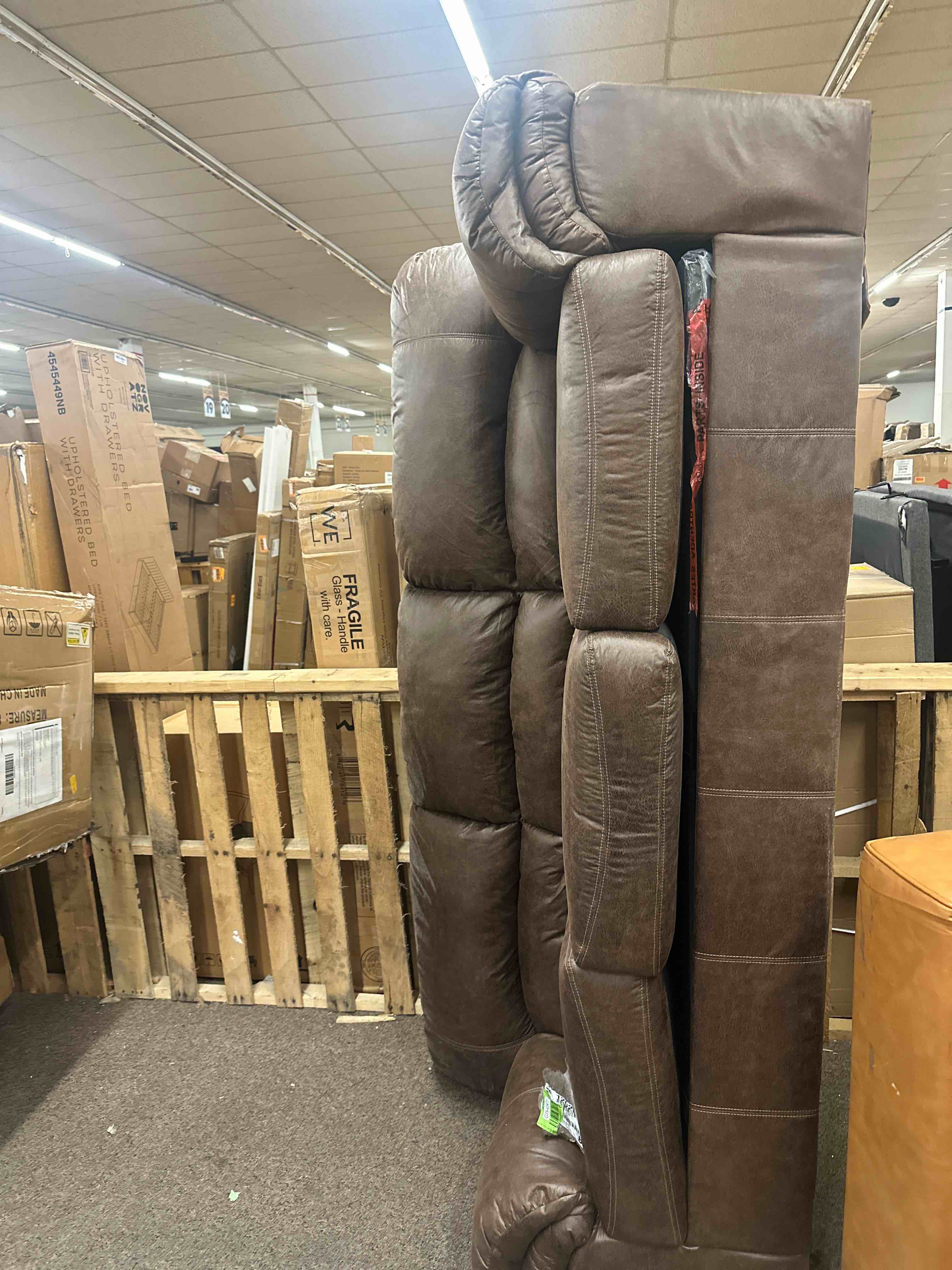 https://s3.amazonaws.com/lotting-images-prod/phillipi/YEL3373968_1691165045558.jpeg