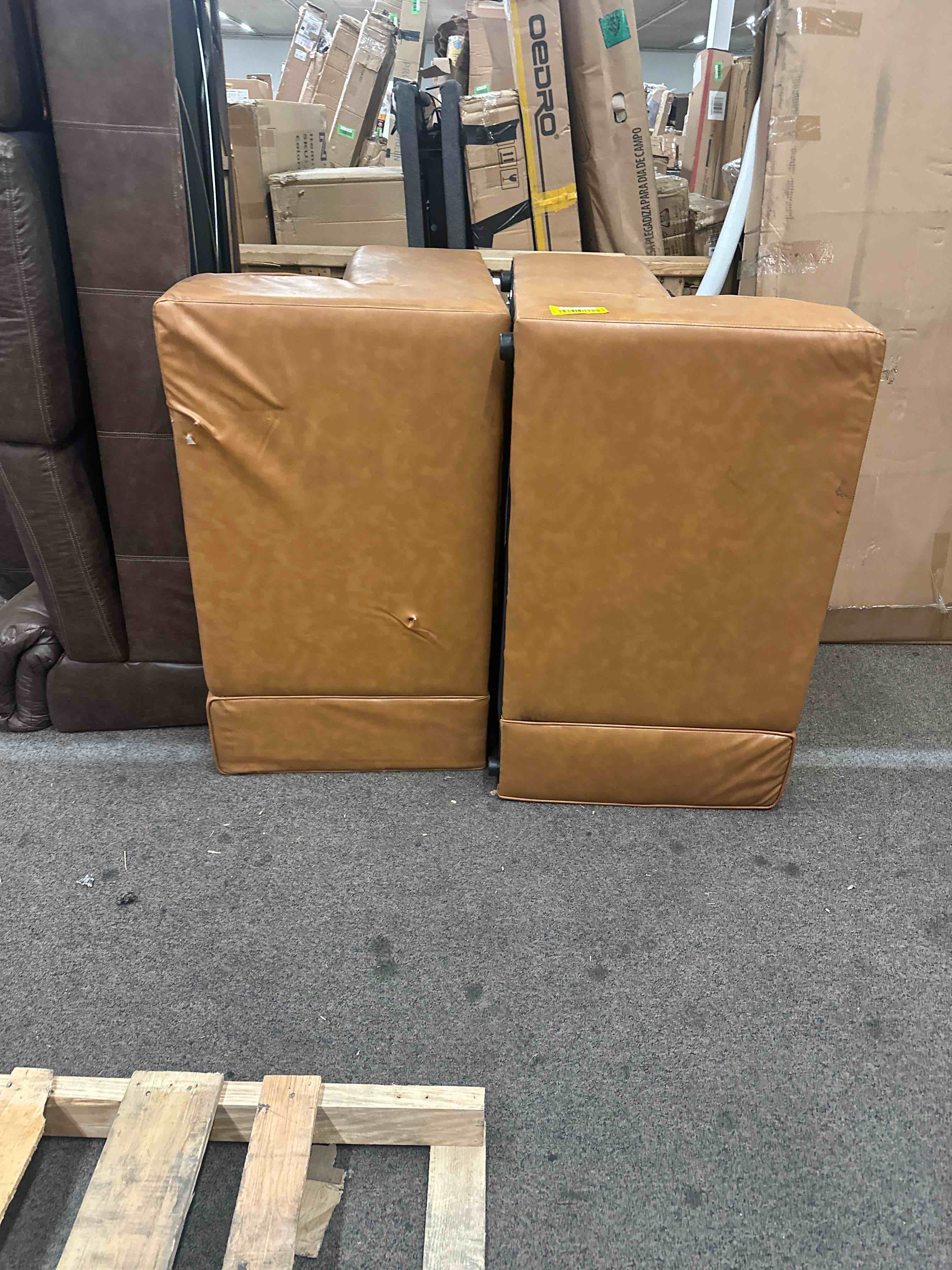 https://s3.amazonaws.com/lotting-images-prod/phillipi/YEL3373969_1691165468927.jpeg