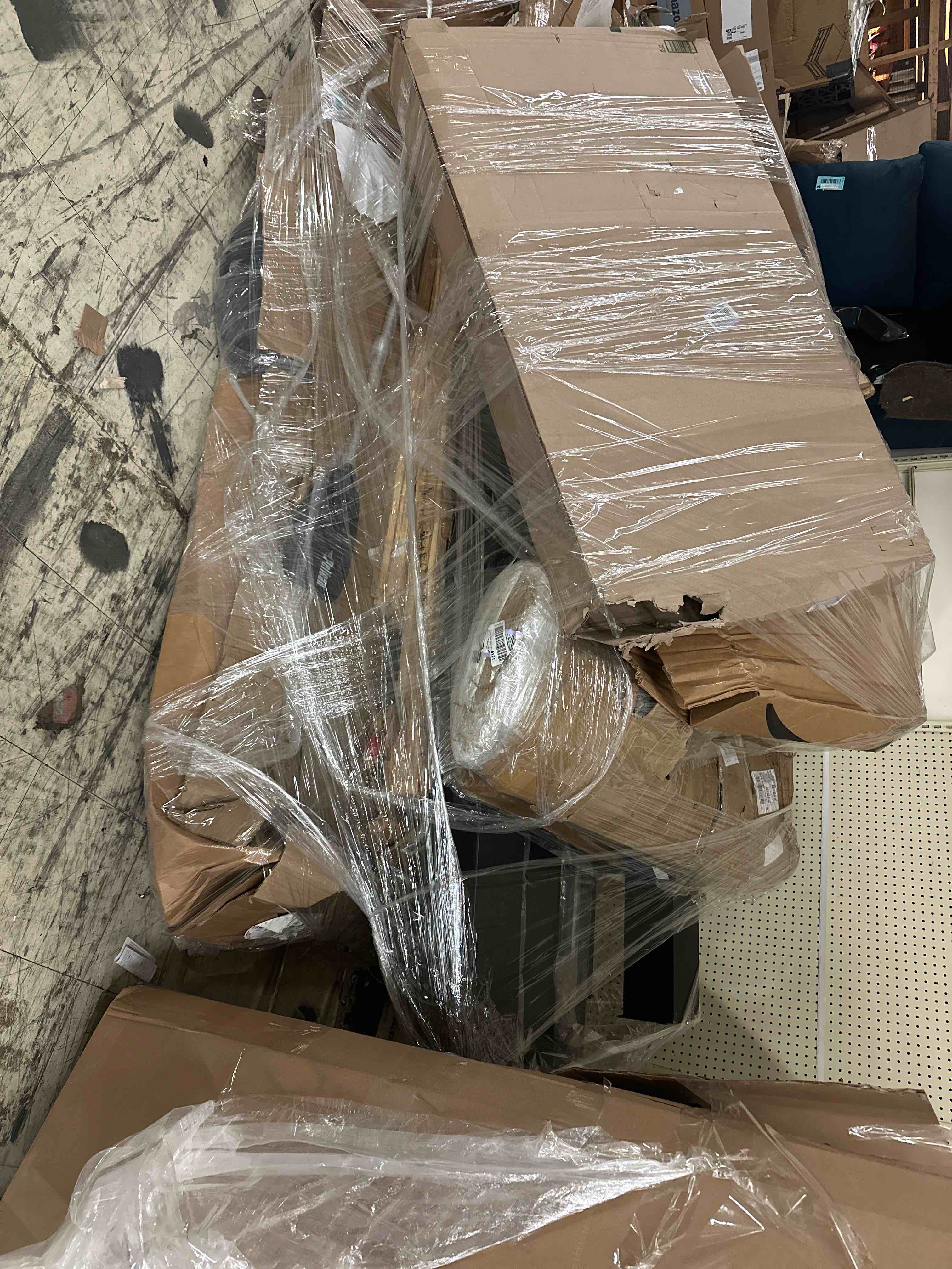 Bulk Truckload SALE!Chance Pallet of Bulk General Merchandise Items. Bid is Per Quantity 10