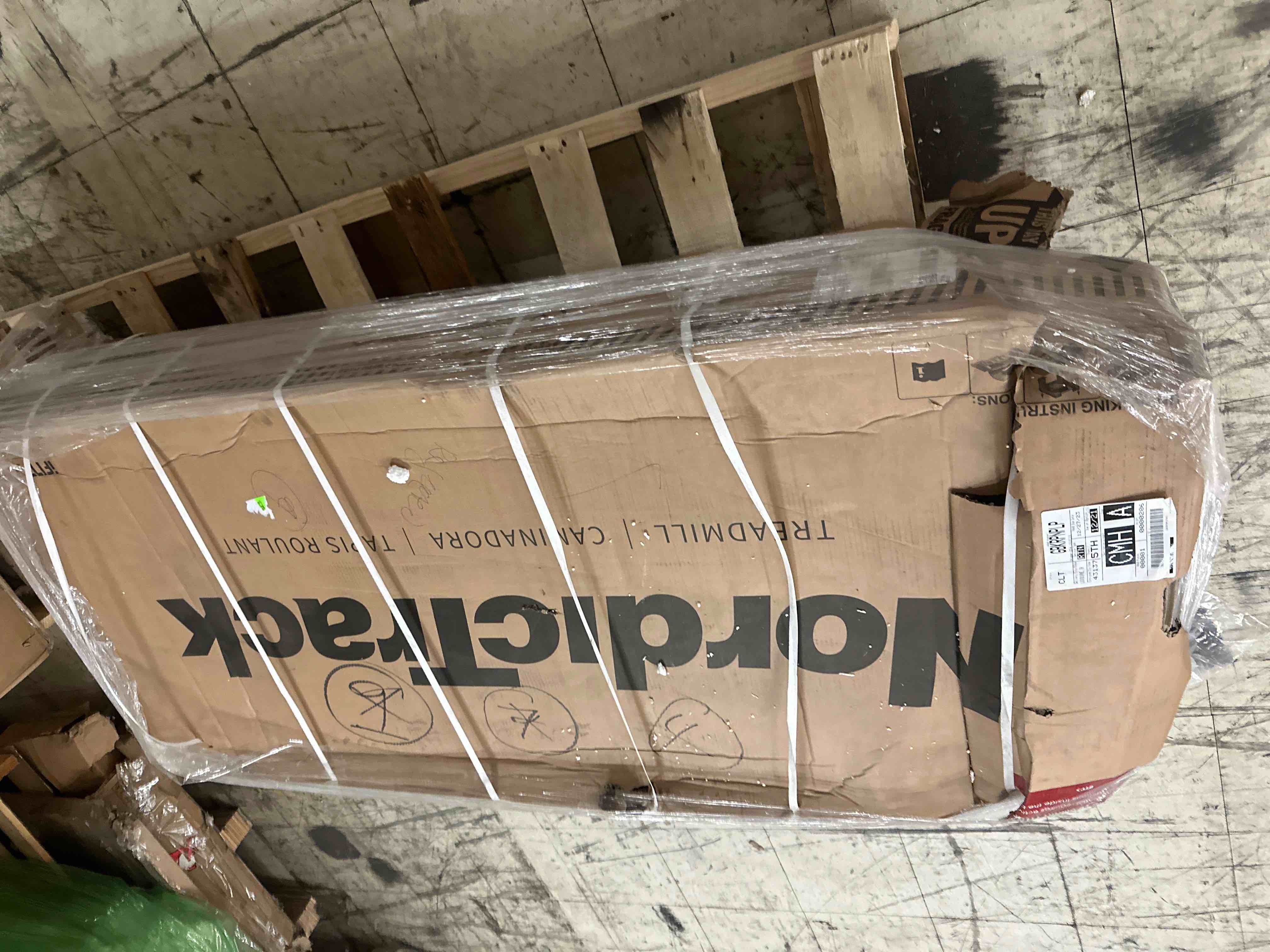 https://s3.amazonaws.com/lotting-images-prod/phillipi/YEL3375207_1707339898644.jpeg