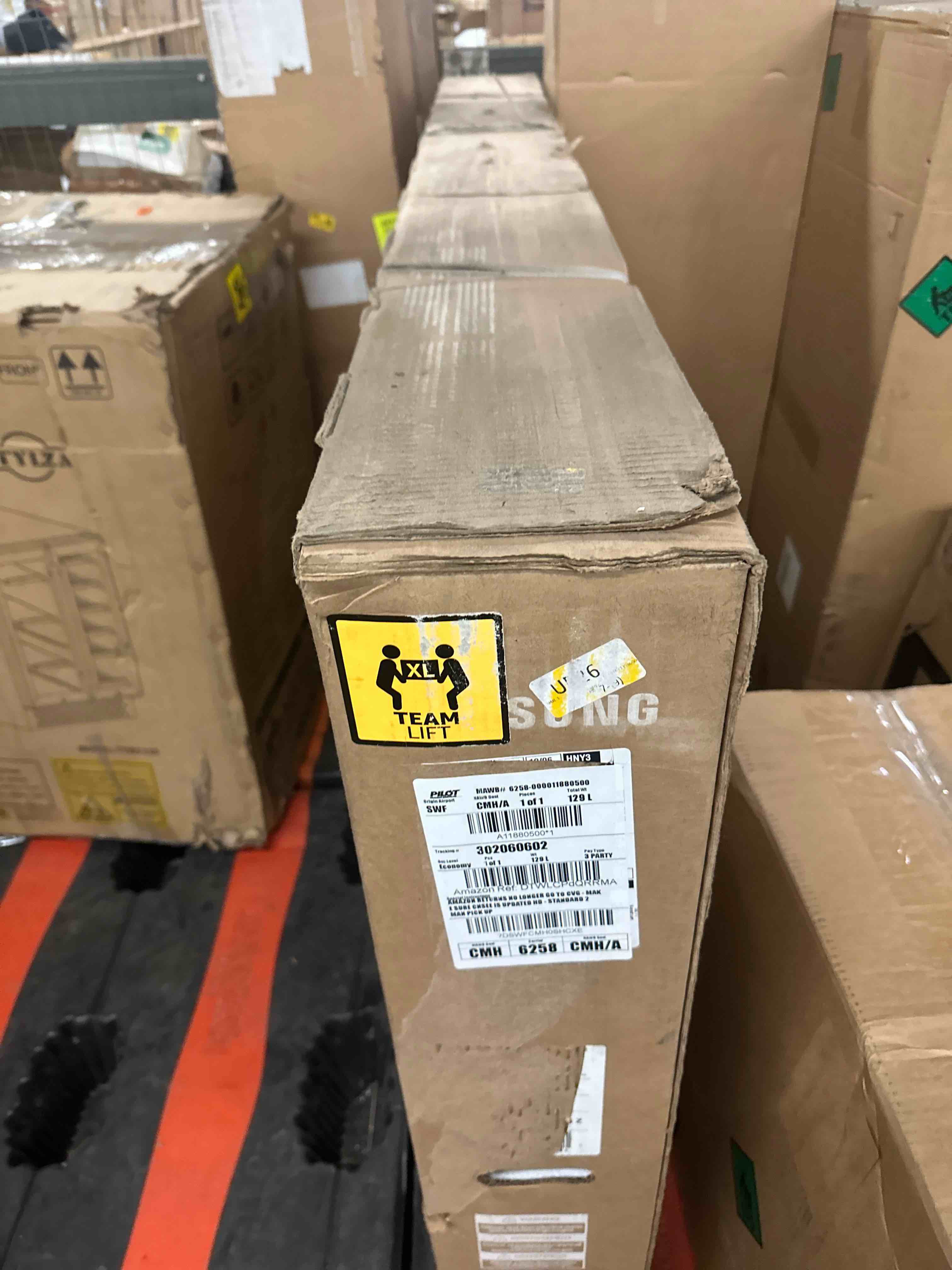 https://s3.amazonaws.com/lotting-images-prod/phillipi/YEL3375291_1708013054145.jpeg