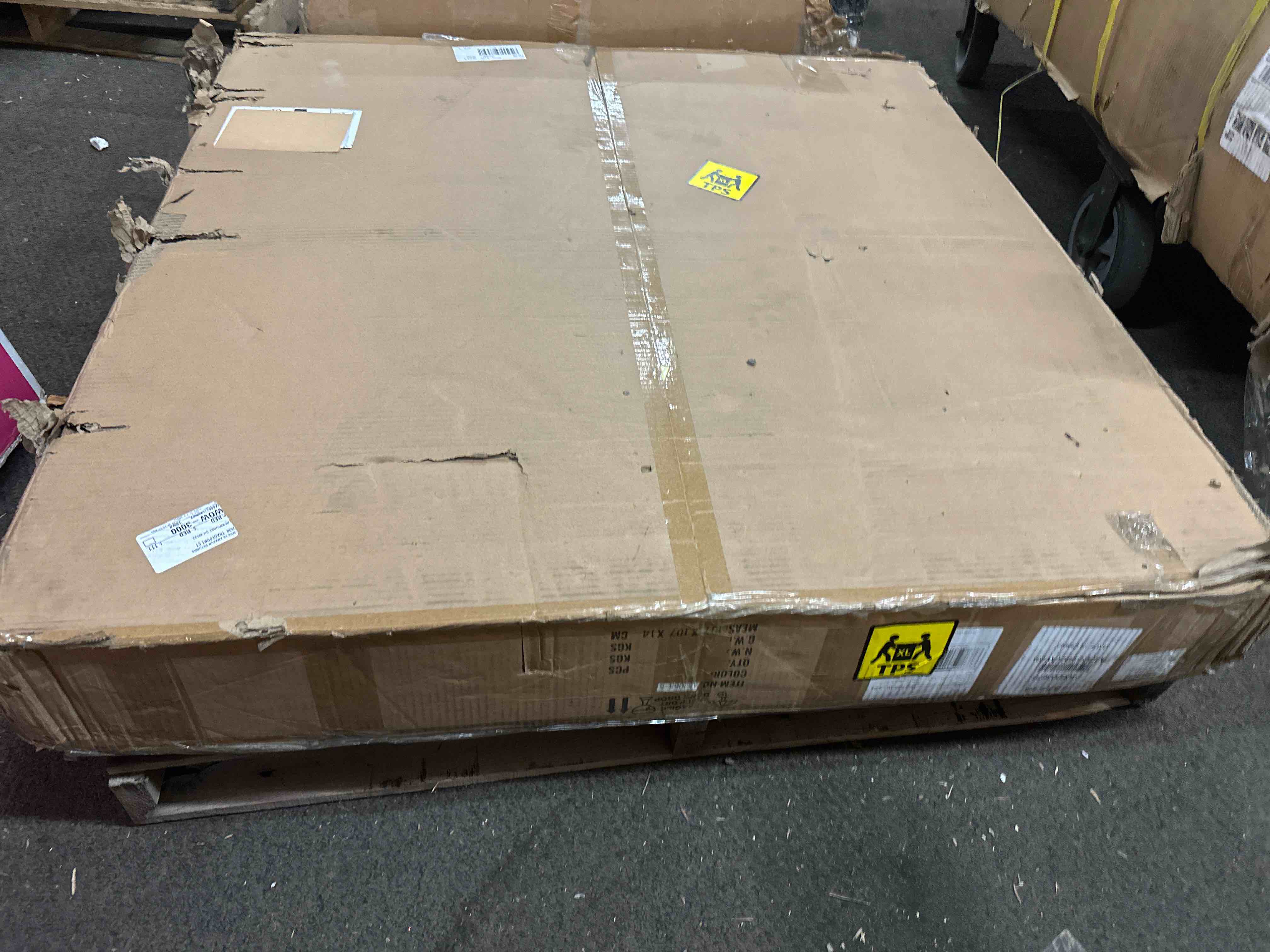 https://s3.amazonaws.com/lotting-images-prod/phillipi/YEL3375303_1708022940358.jpeg